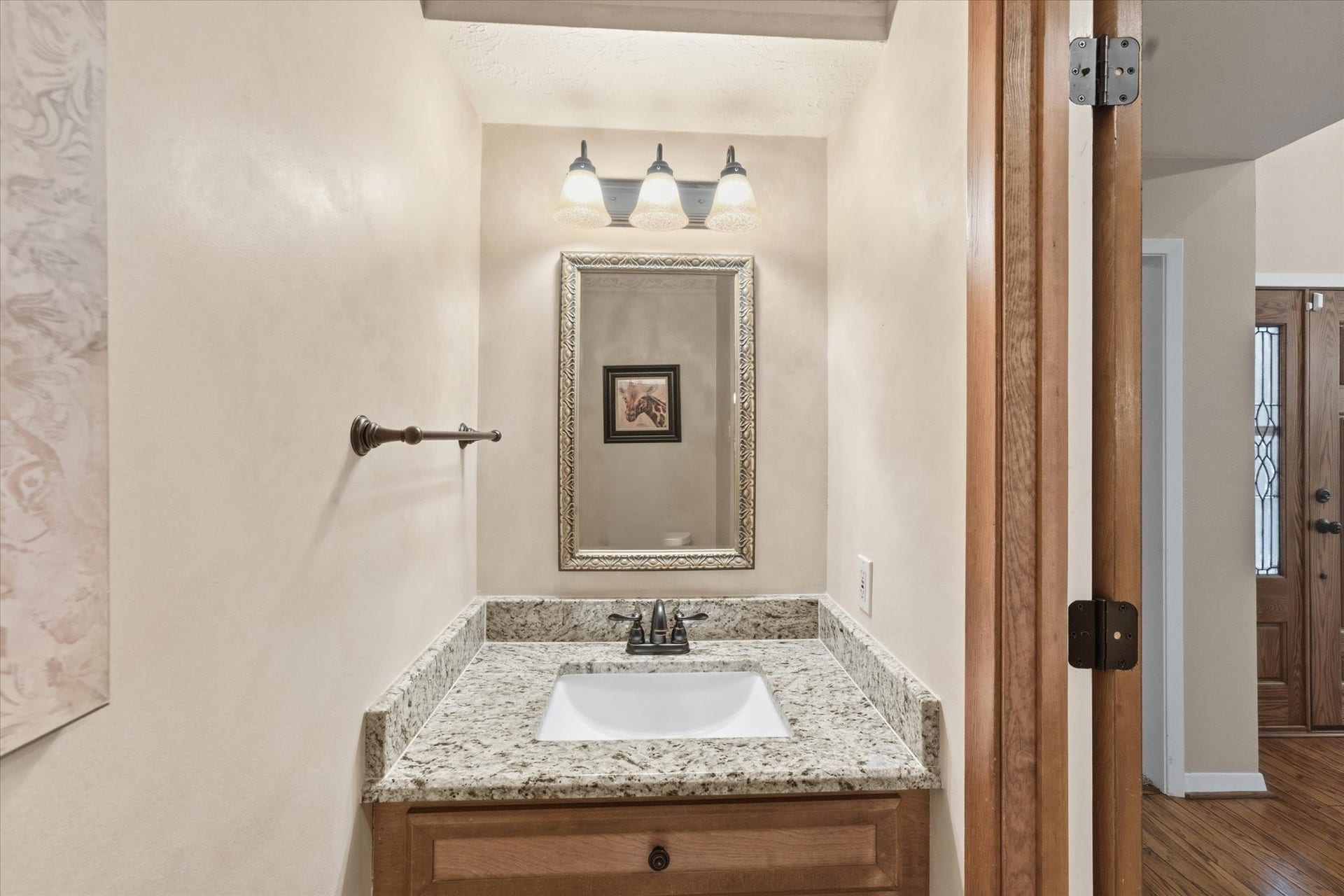 2 Rambling Wood Court, The Woodlands, TX 77380 Half Bath