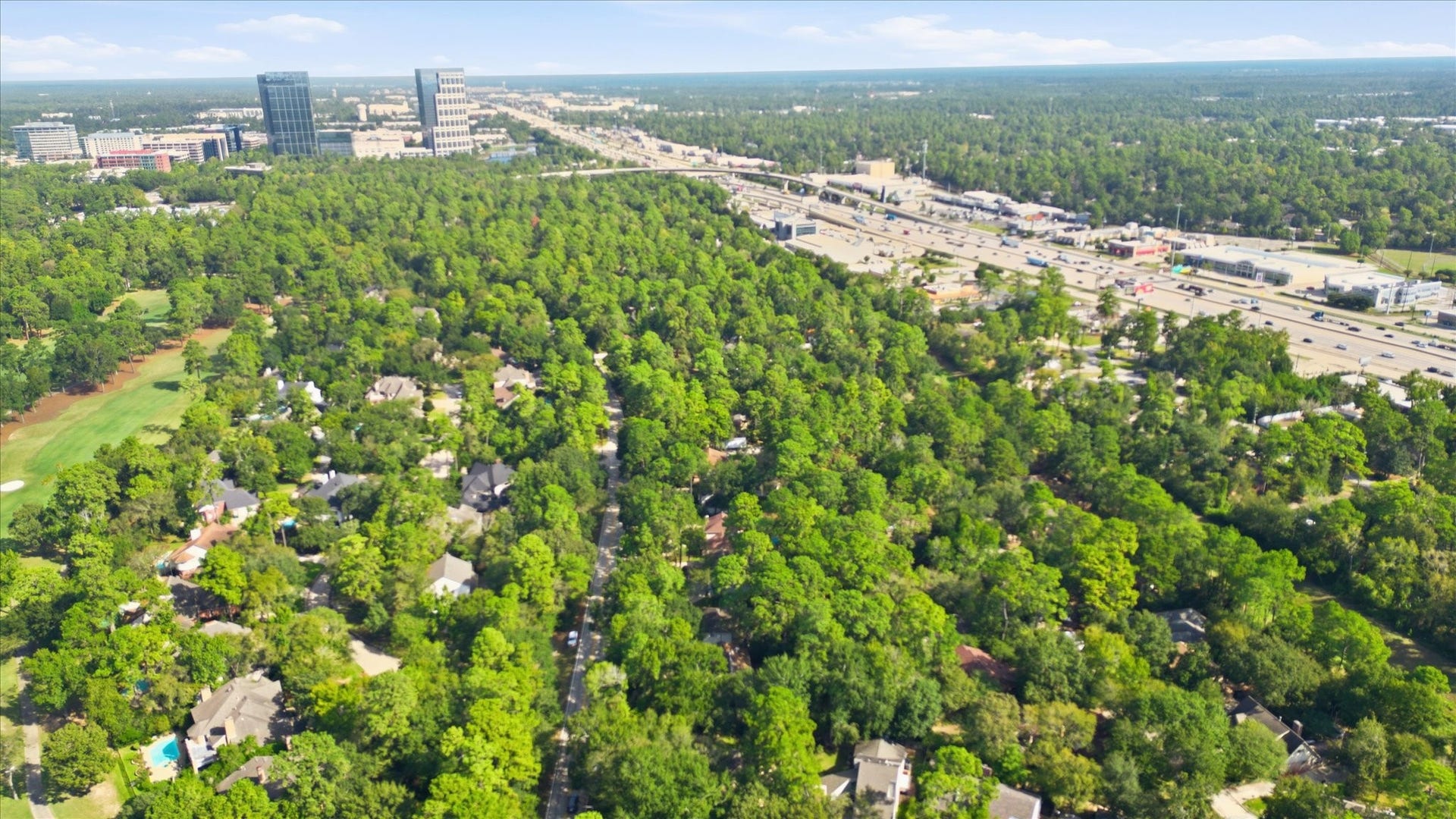 2 Rambling Wood Court, The Woodlands, TX 77380 Easy Access to I-45