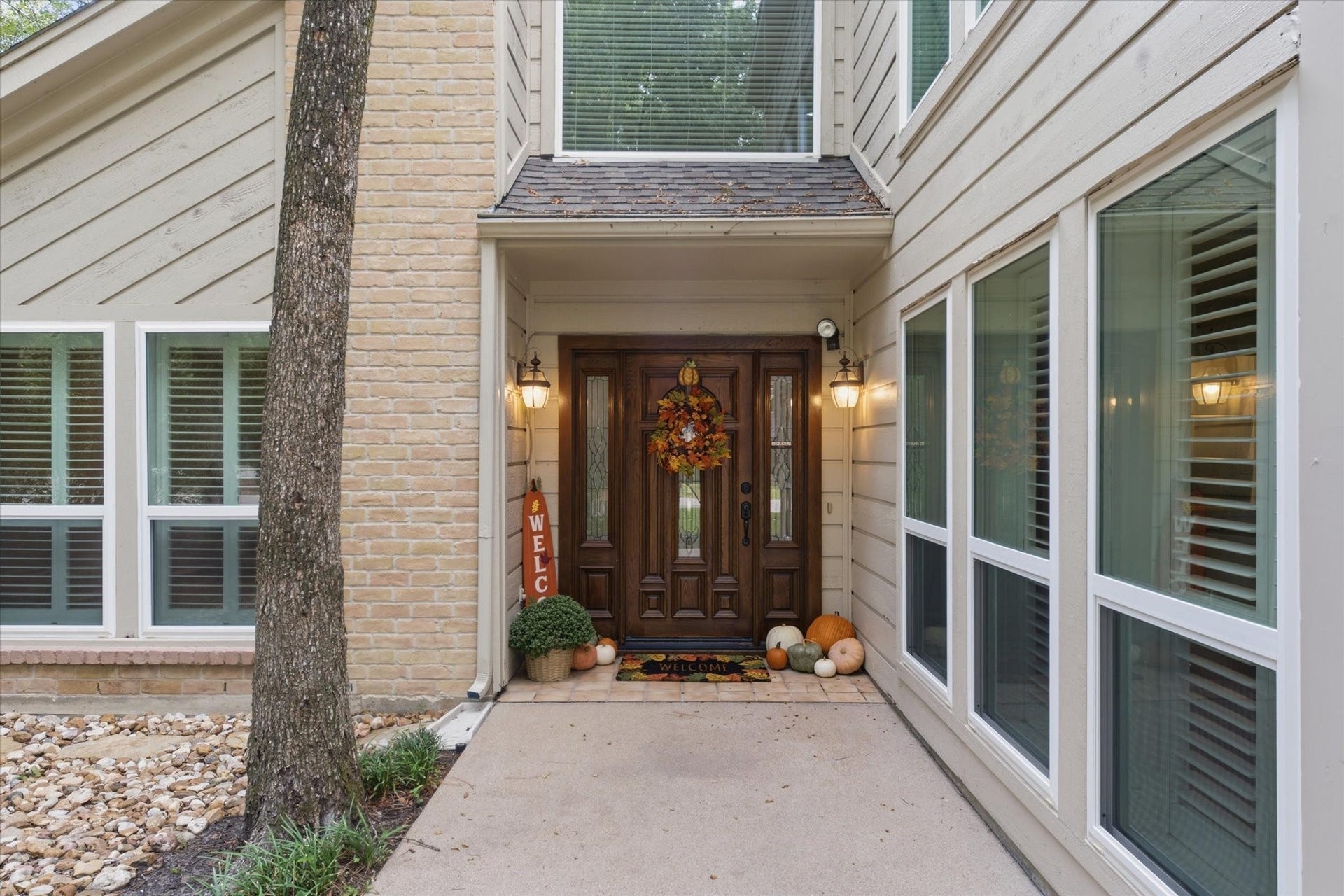 2 Rambling Wood Court, The Woodlands, TX 77380 Welcome