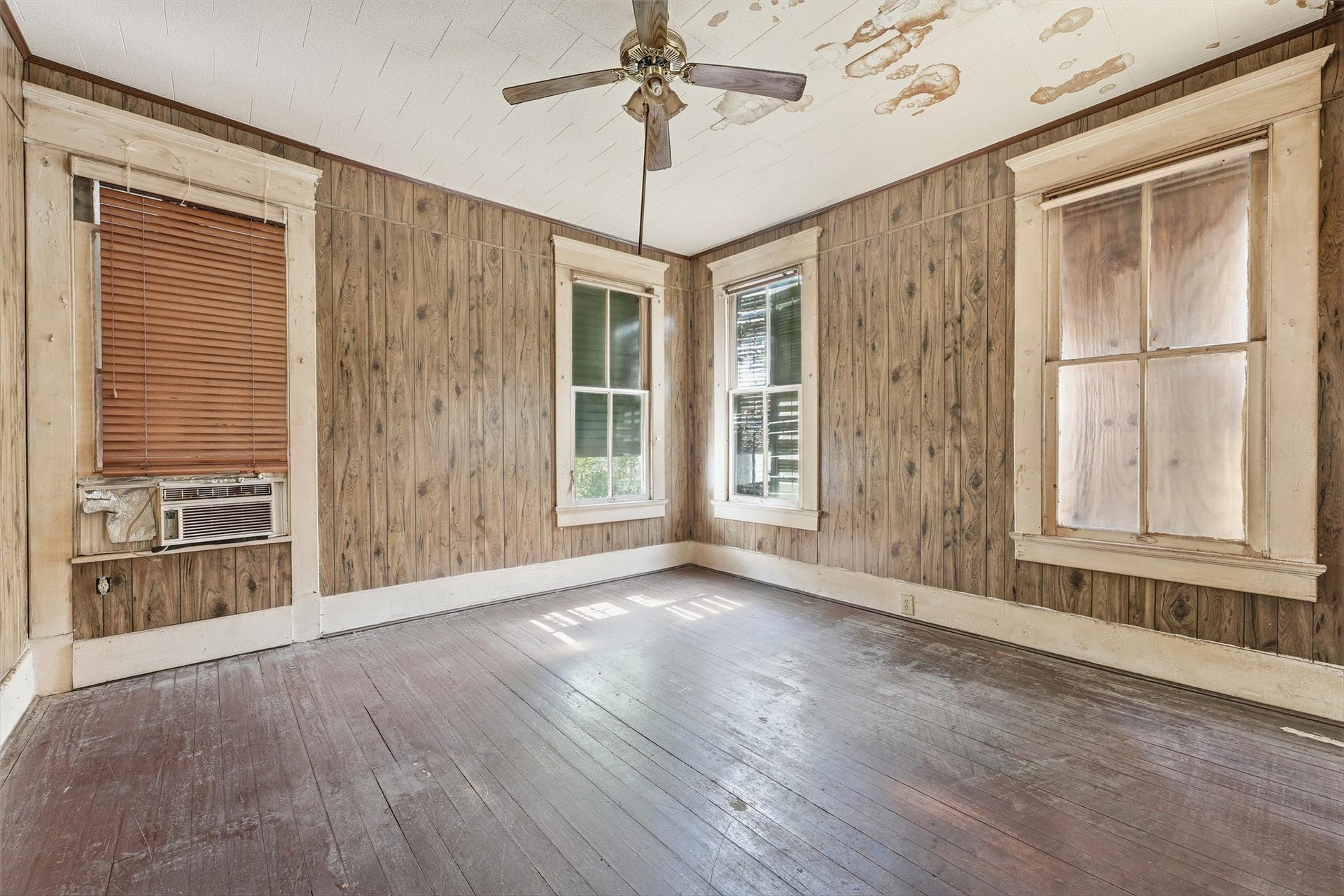 1702 Rosenberg Street, Galveston, TX 77550 1702 Rosenberg Street, Galveston, TX 77550