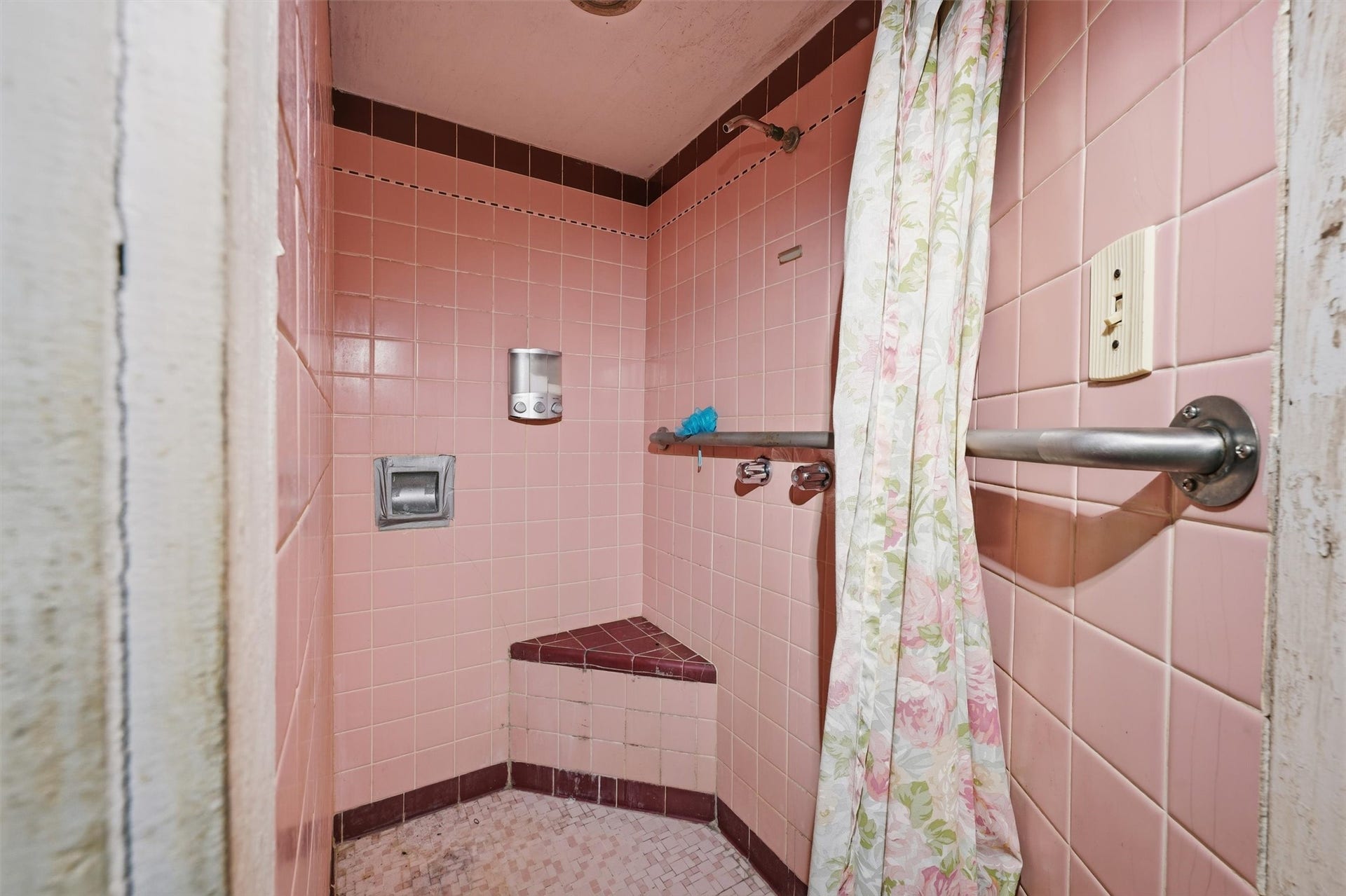 1702 Rosenberg Street, Galveston, TX 77550 1702 Rosenberg Street, Galveston, TX 77550