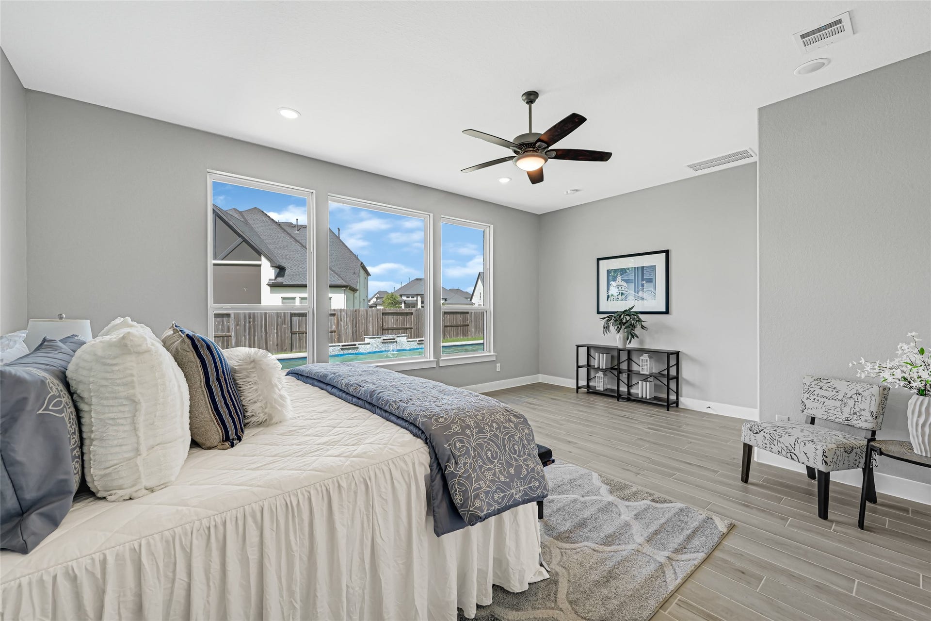 10315 Fountain Shore Drive, Missouri City, TX 77459 Master bedroo with pool view