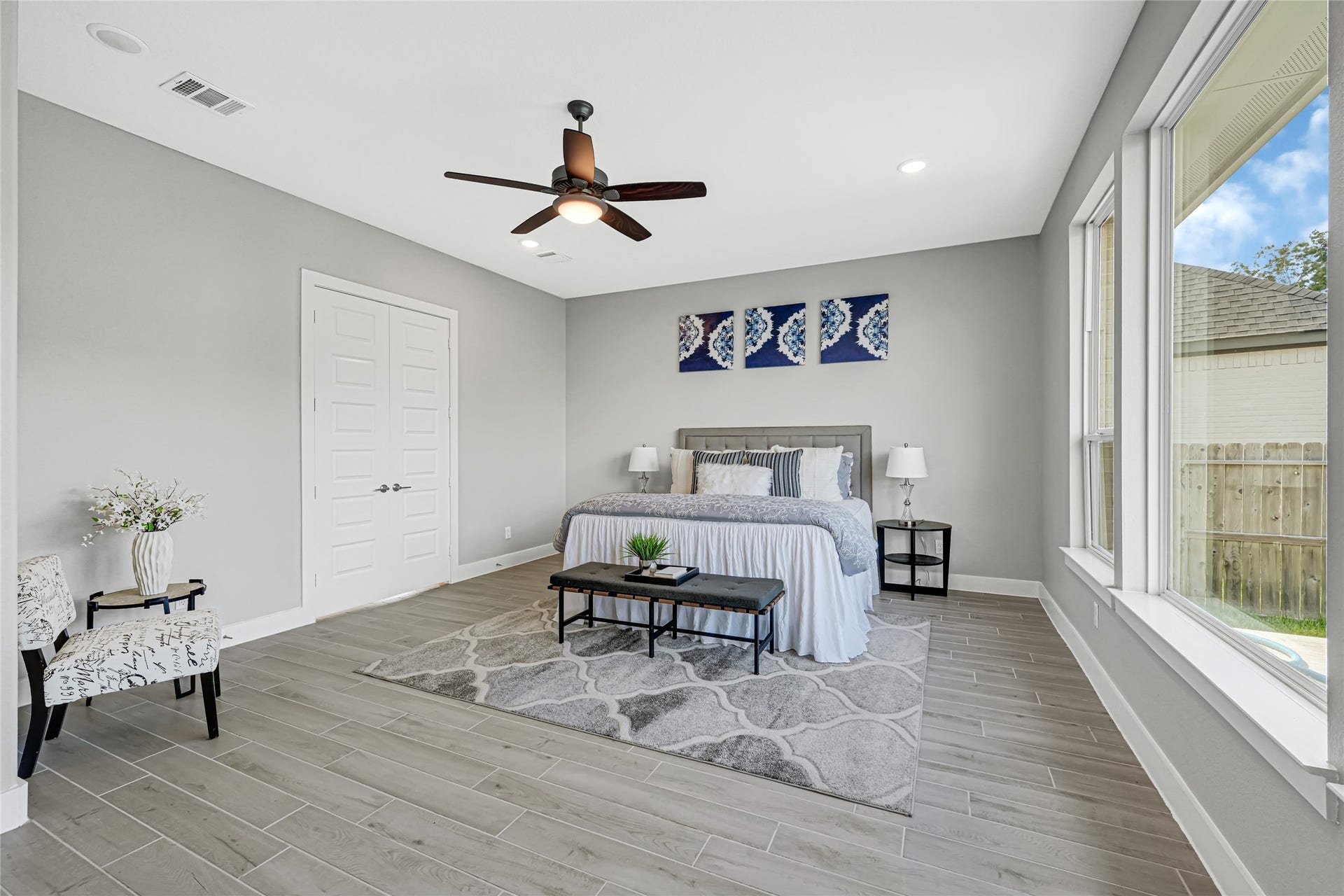 10315 Fountain Shore Drive, Missouri City, TX 77459 Luxurious primary suite with spacious layout and natural light.