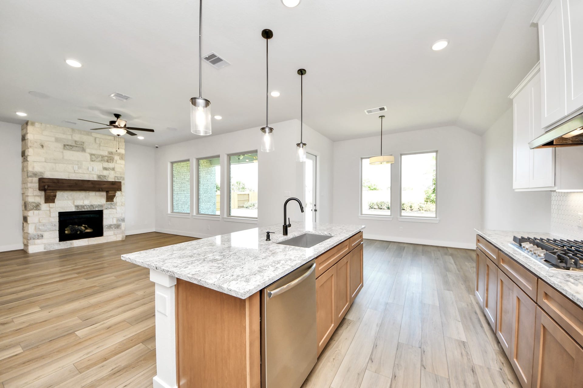 2920 Arbor Edge Crossing, Texas City, TX 77568 2920 Arbor Edge Crossing, Texas City, TX 77568