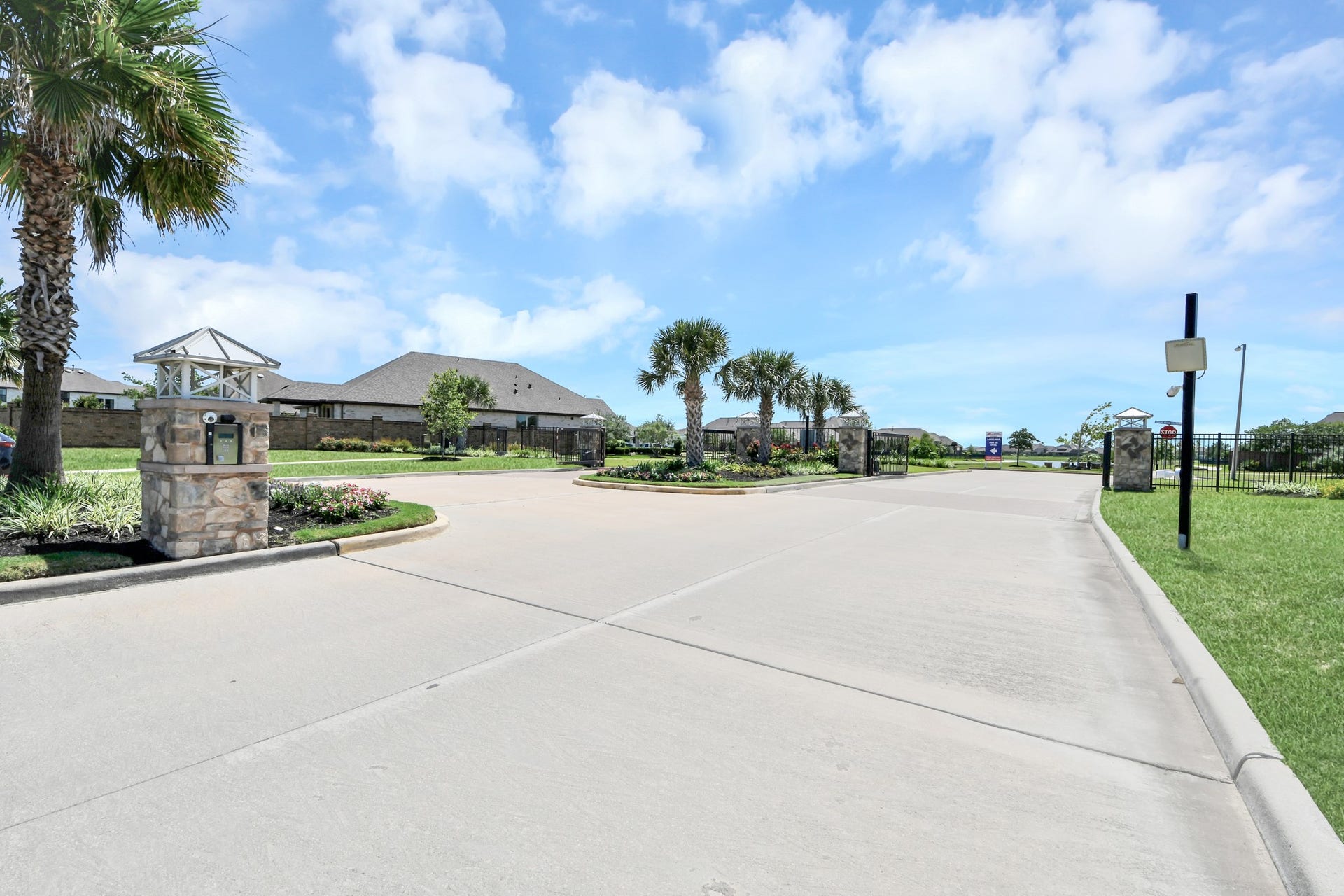 2920 Arbor Edge Crossing, Texas City, TX 77568 Inside a gated section!