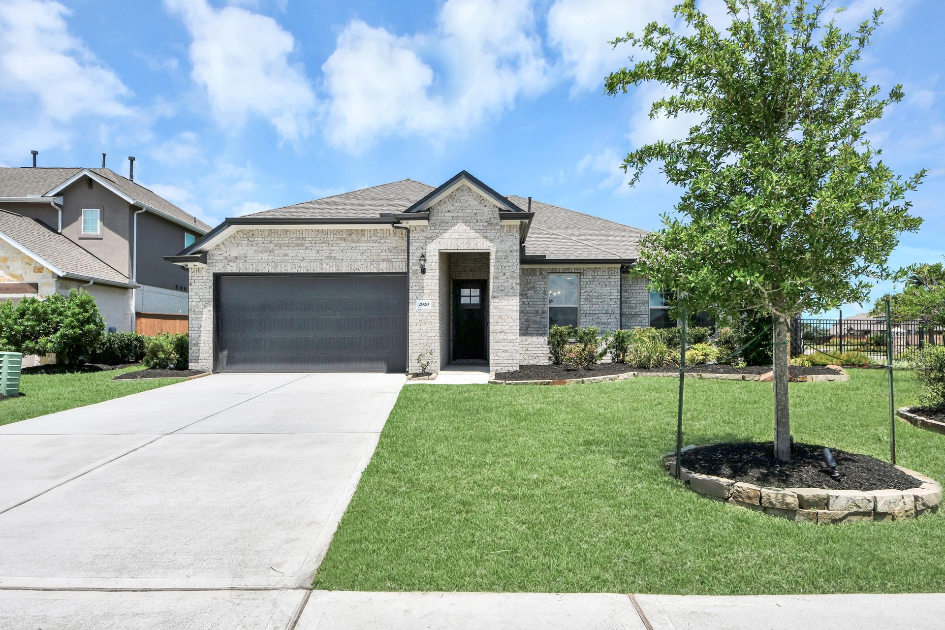 2920 Arbor Edge Crossing, Texas City, TX 77568 Lagoon Life!