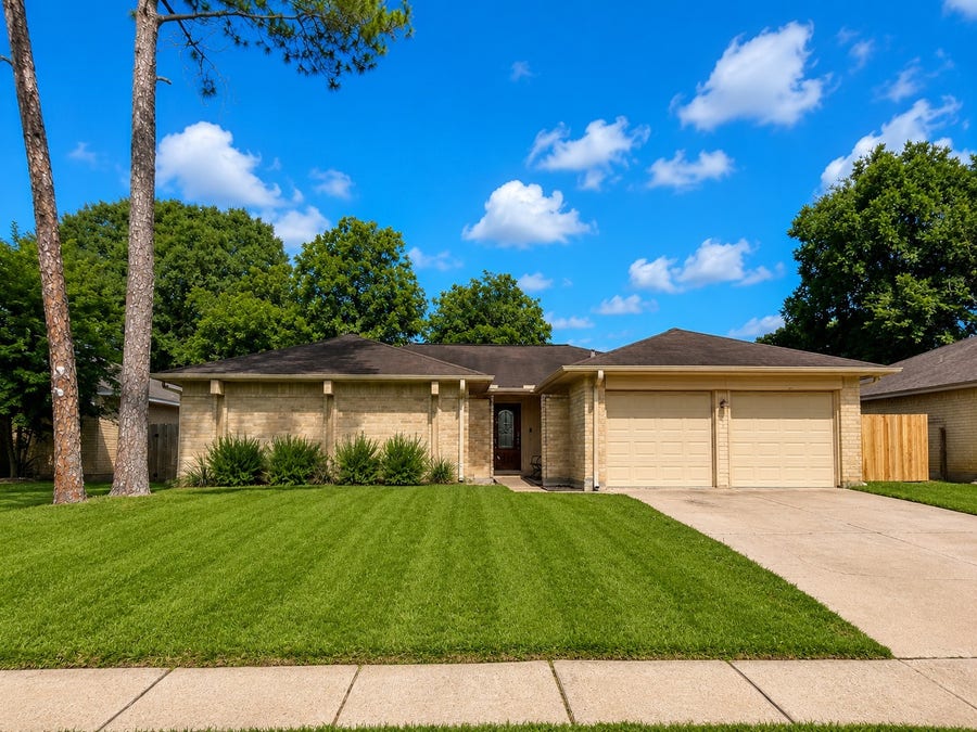 Property photo for 1010 Mayweather Lane, Richmond, TX