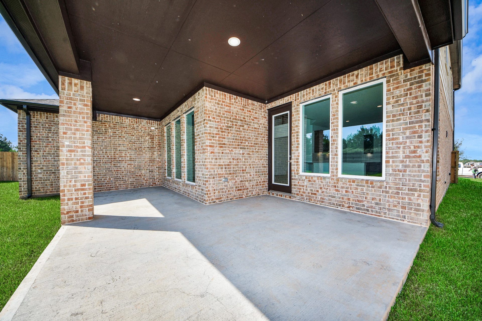 Come and see this spacious backyard with its beautiful covered patio. There is plenty of room for the kids to play and adults to relax. Perfect for your outdoor living space, patio furniture, bbq pit, and so much more. The possibilities are endless!