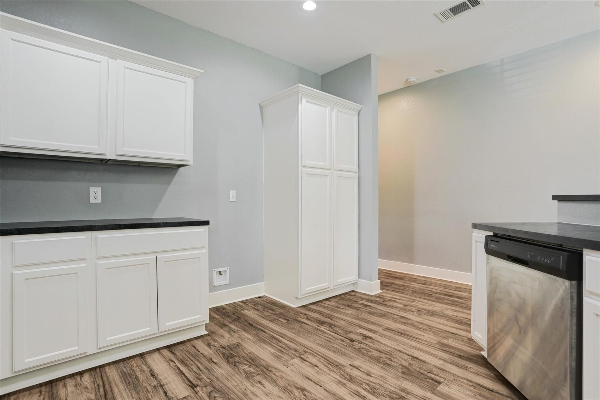1610 W Willis, Alvin, TX 77511 1610 W Willis, Alvin, TX 77511