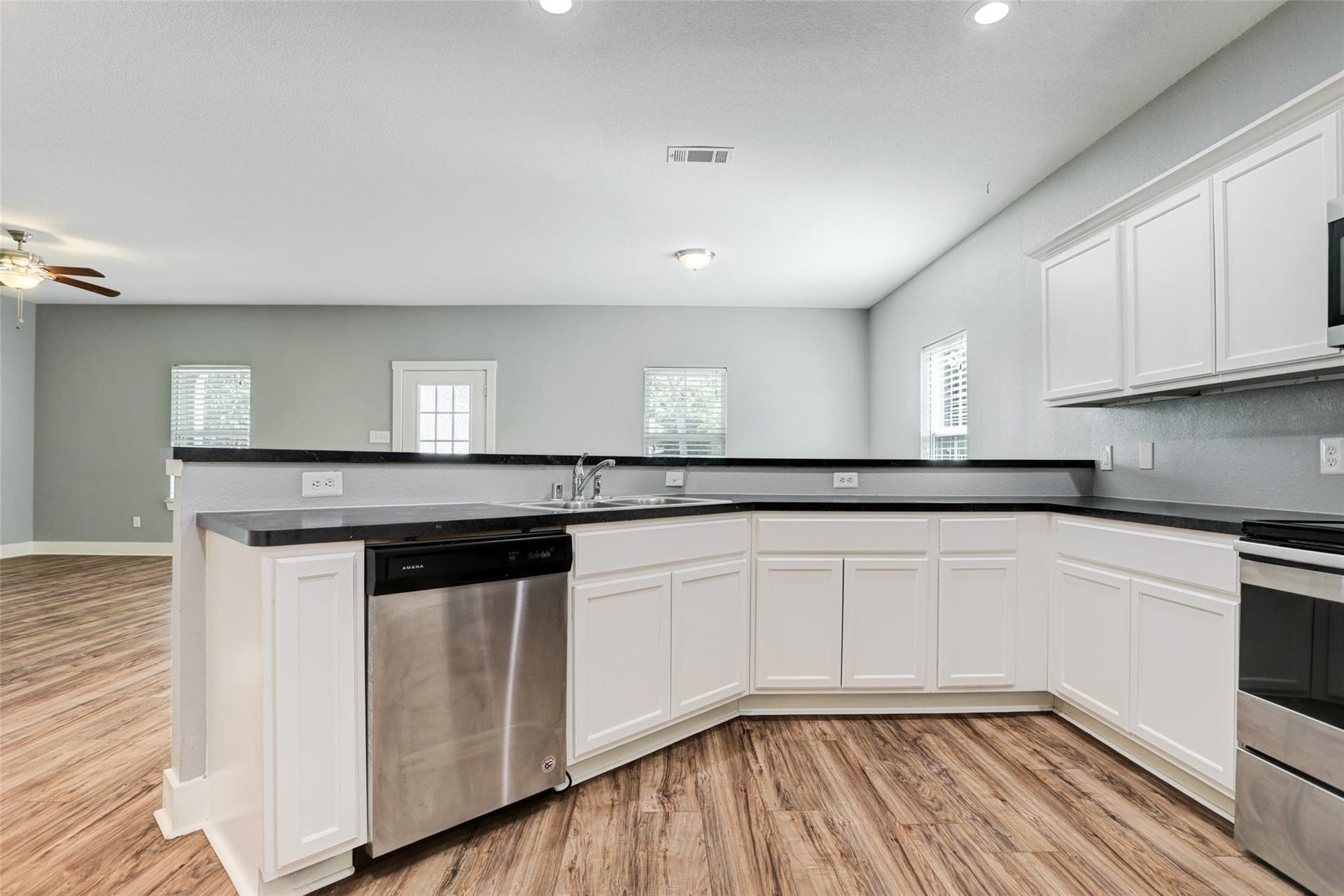 1610 W Willis, Alvin, TX 77511 1610 W Willis, Alvin, TX 77511