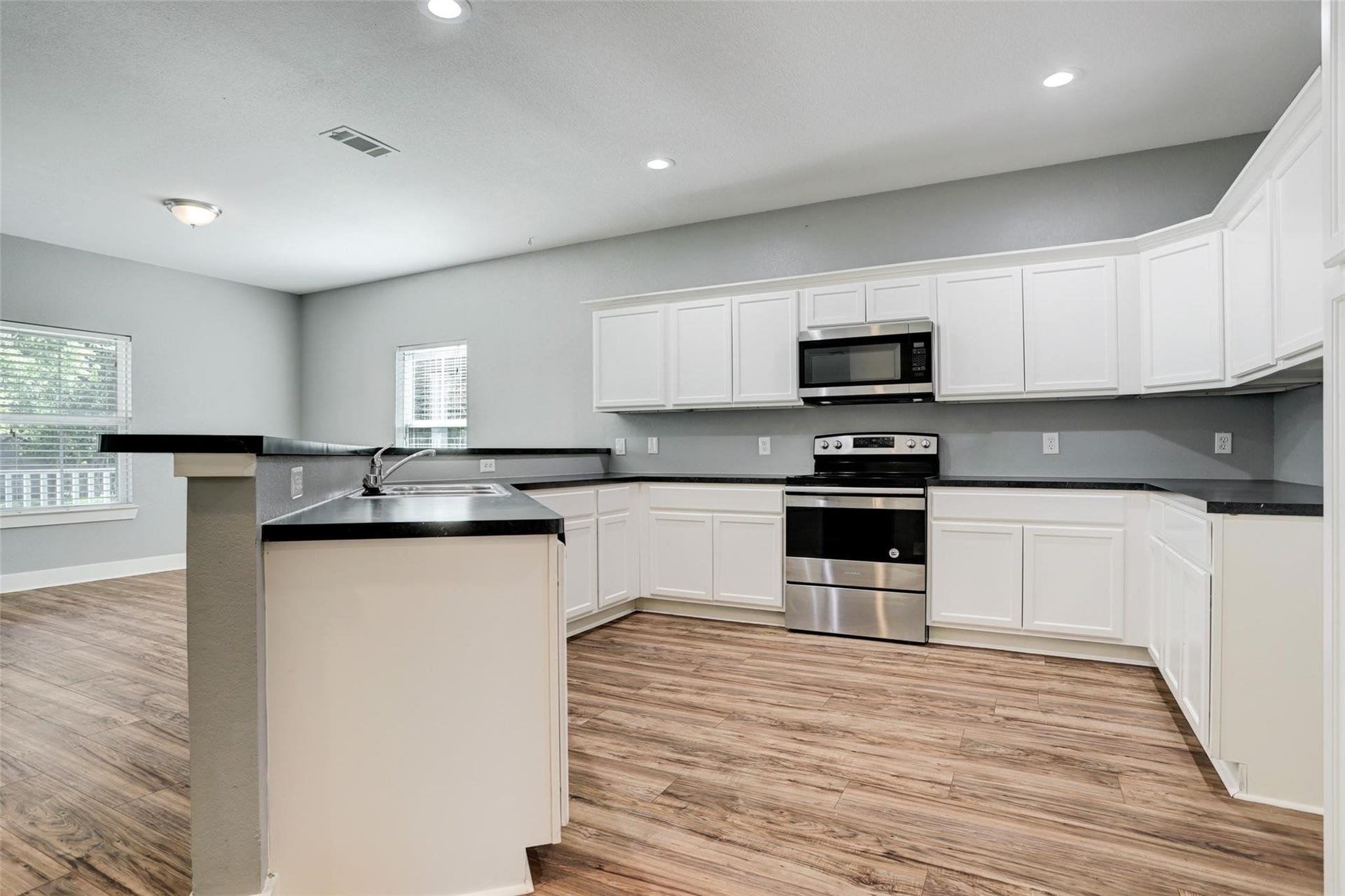 1610 W Willis, Alvin, TX 77511 1610 W Willis, Alvin, TX 77511