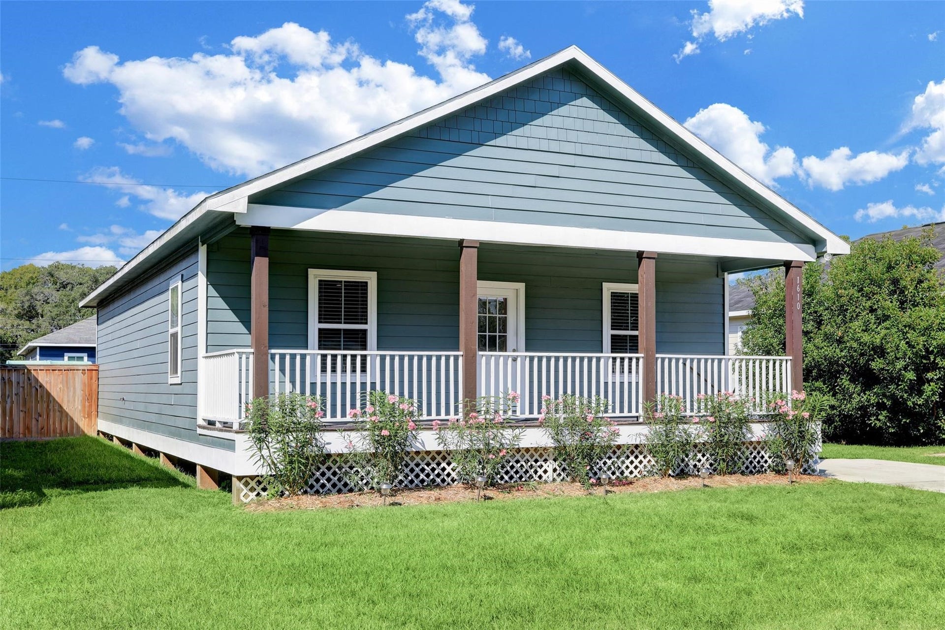 1610 W Willis, Alvin, TX 77511 1610 W Willis, Alvin, TX 77511