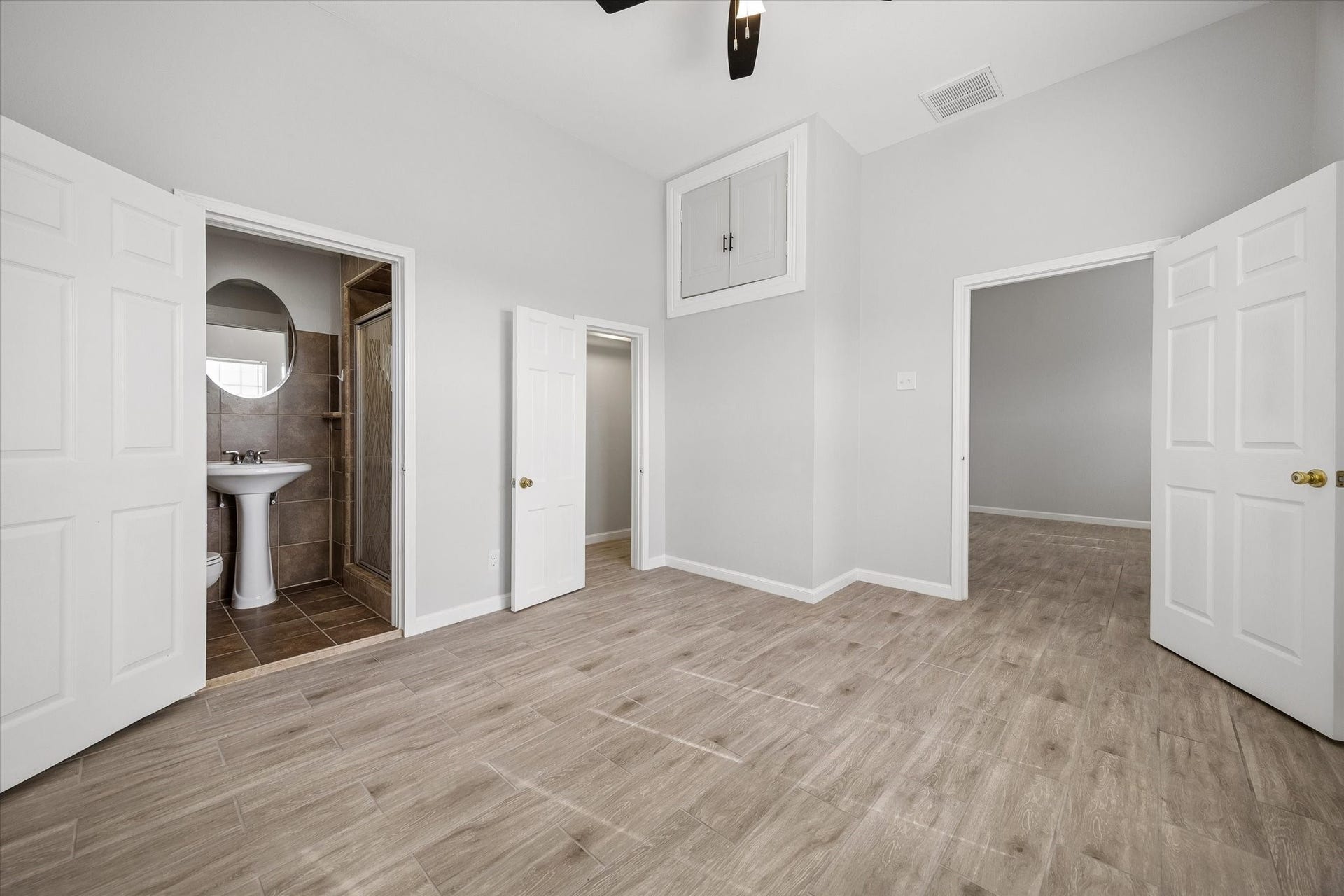 1815 South Street, Houston, TX 77009 Primary bedroom with private bathroom