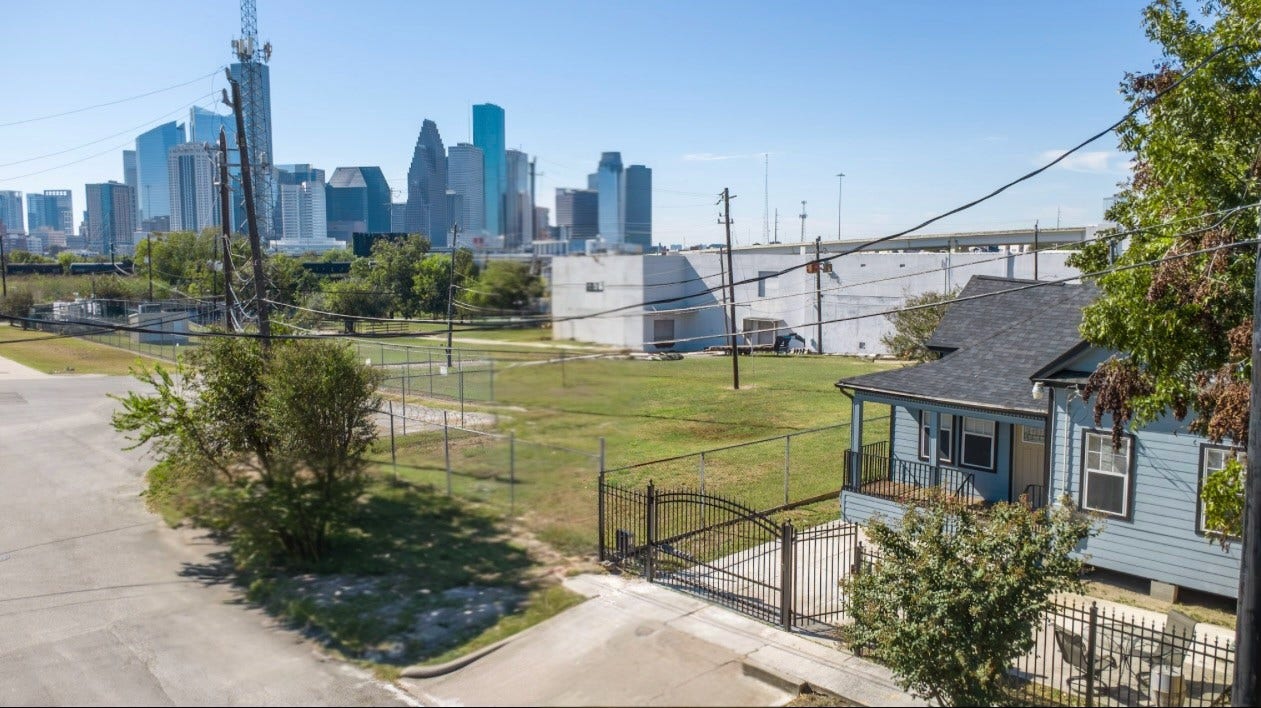 1815 South Street, Houston, TX 77009 Downtown Skyline