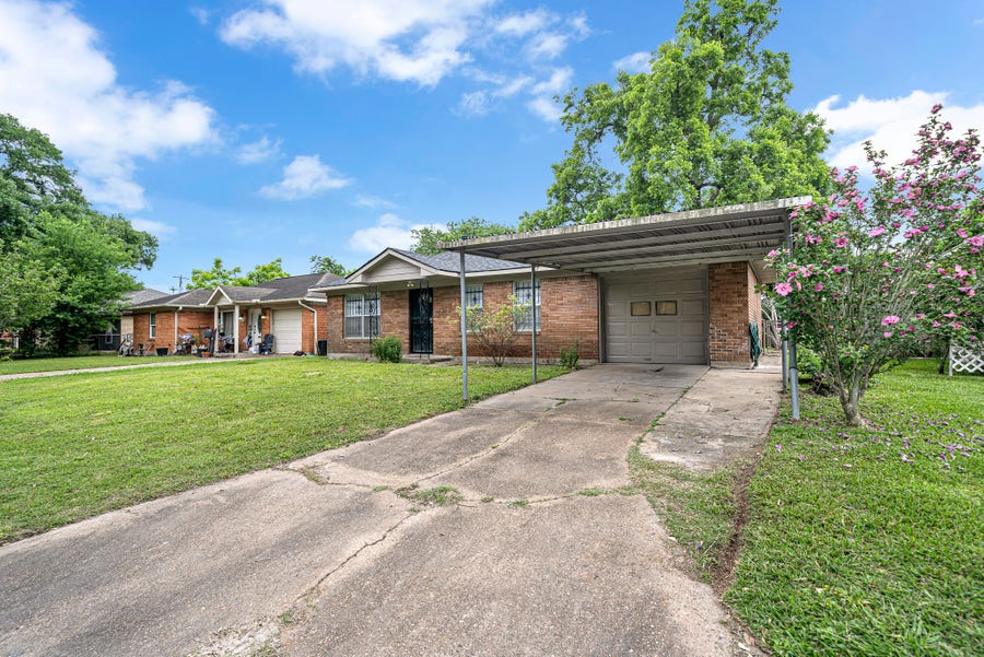 Property photo for 3032 Briarwick Lane, Houston, TX