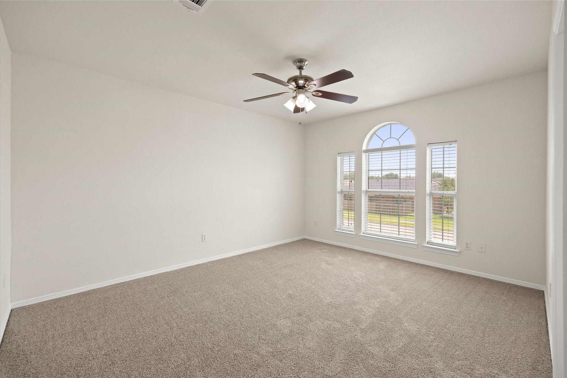 5213 Bailey Lane, Alvin, TX 77511 5213 Bailey Lane, Alvin, TX 77511