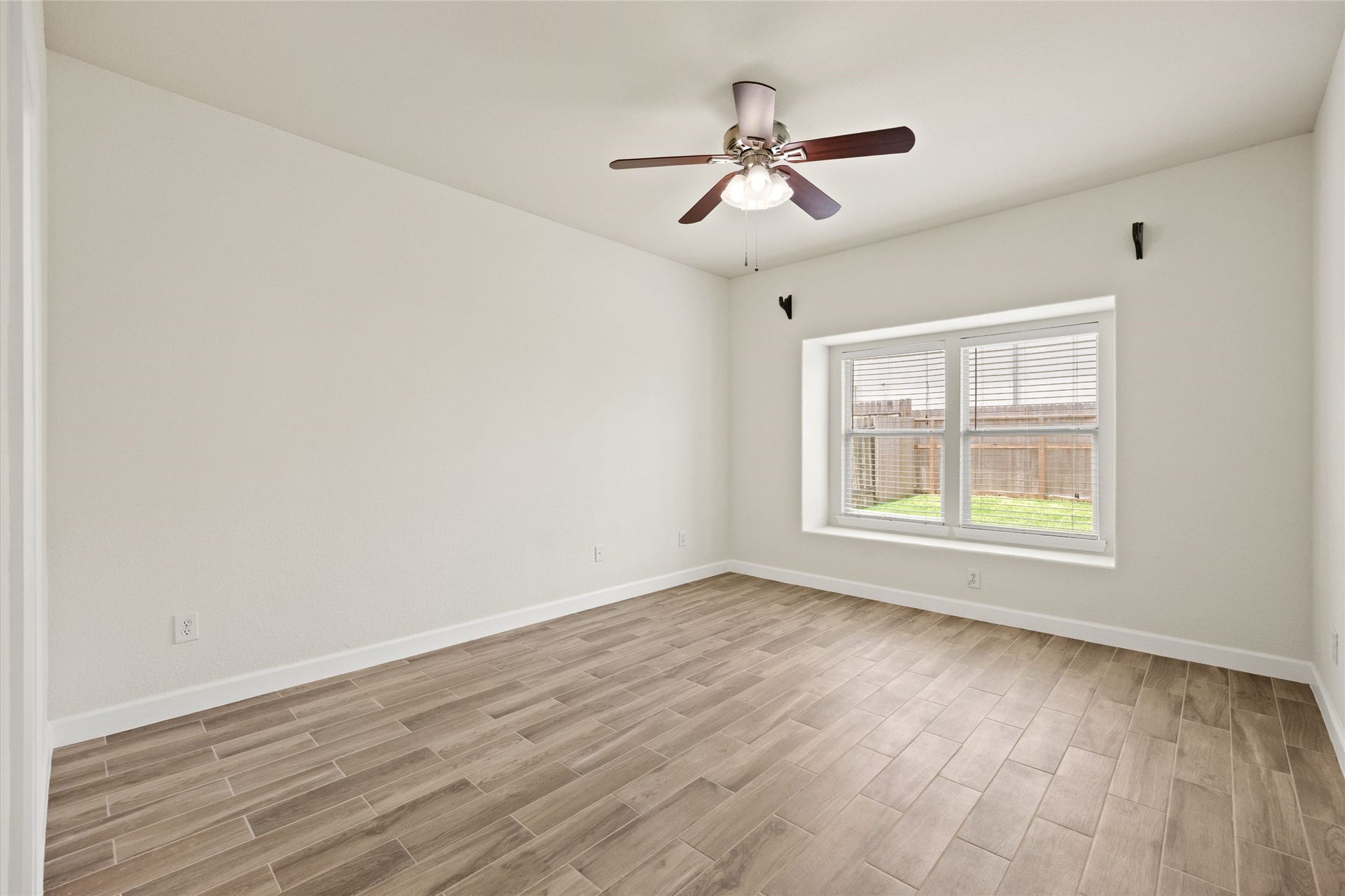 5213 Bailey Lane, Alvin, TX 77511 5213 Bailey Lane, Alvin, TX 77511