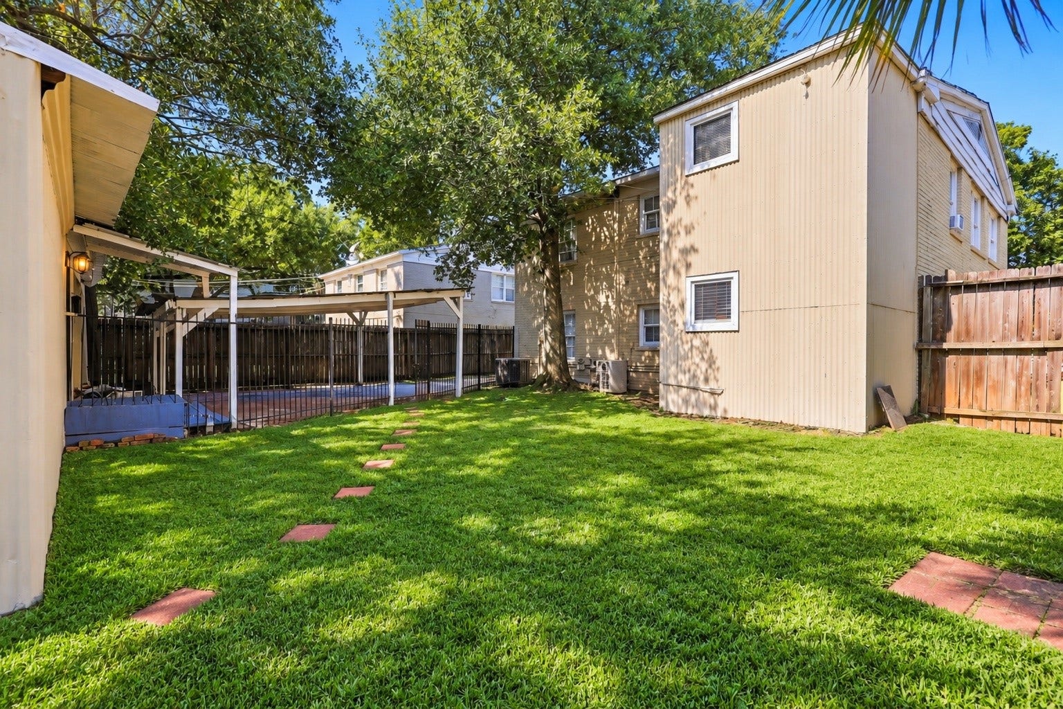 4505 Larch Lane, #B, Bellaire, TX 77401