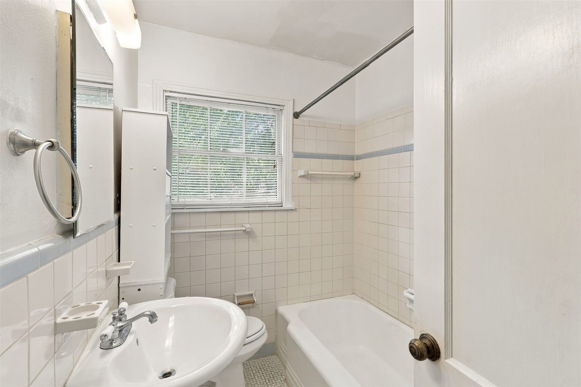 4505 Larch Lane, #B, Bellaire, TX 77401