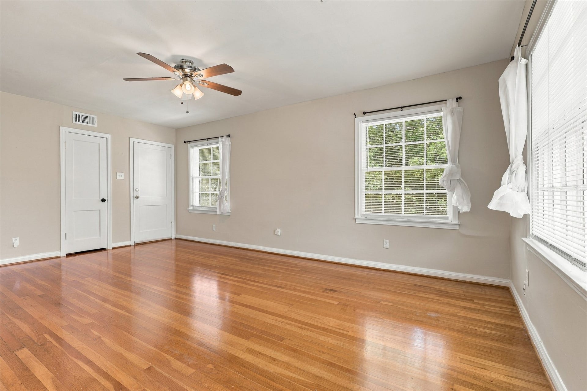 4505 Larch Lane, #B, Bellaire, TX 77401