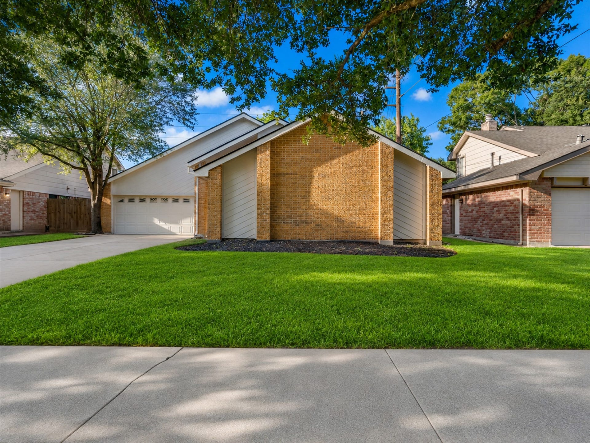 3035 PECAN POINT DR, Sugar Land, TX 77478 3035 PECAN POINT DR, Sugar Land, TX 77478