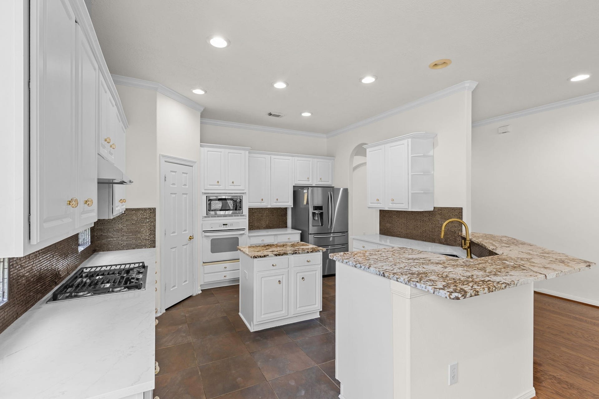 2404 S Venice Drive, Pearland, TX 77581 2404 S Venice Drive, Pearland, TX 77581