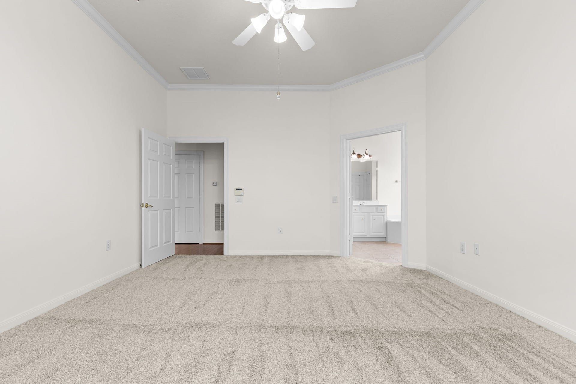 2404 S Venice Drive, Pearland, TX 77581 2404 S Venice Drive, Pearland, TX 77581