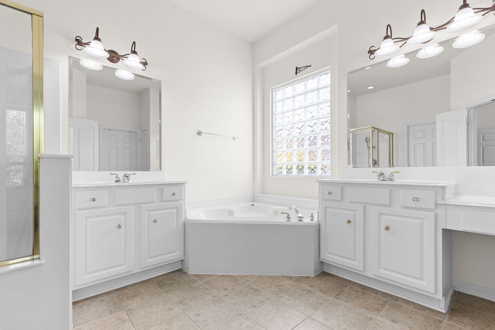 2404 S Venice Drive, Pearland, TX 77581 2404 S Venice Drive, Pearland, TX 77581