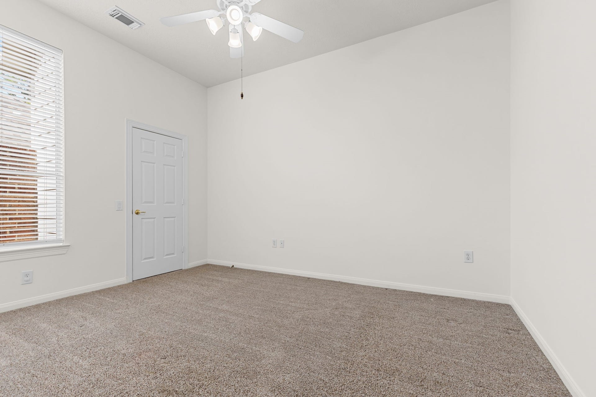 2404 S Venice Drive, Pearland, TX 77581 2404 S Venice Drive, Pearland, TX 77581