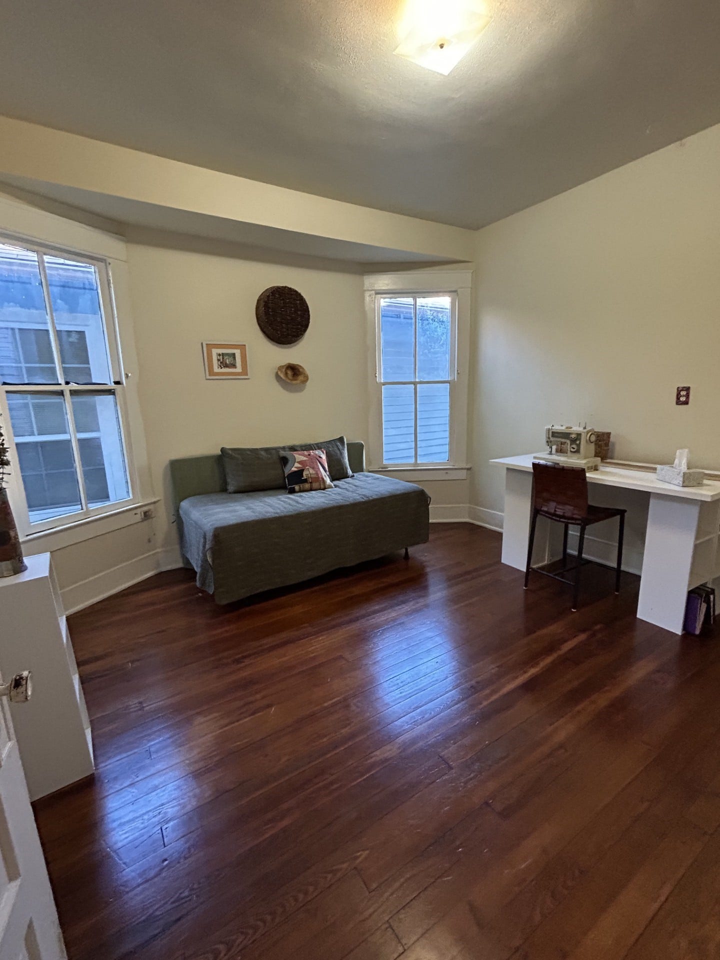 3911 Bernardo De Galvez Avenue, Galveston, TX 77550 Middle bedroom has a bay window.