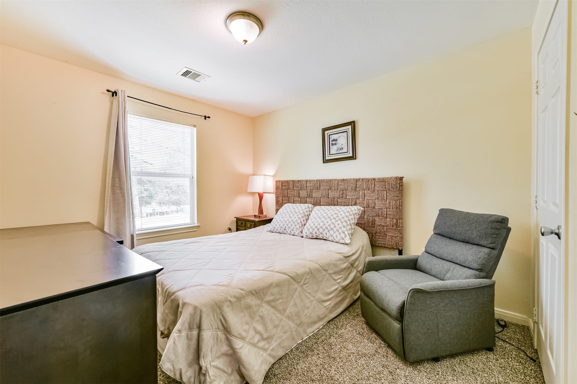 207 Oakridge Drive, Hitchcock, TX 77563 207 Oakridge Drive, Hitchcock, TX 77563