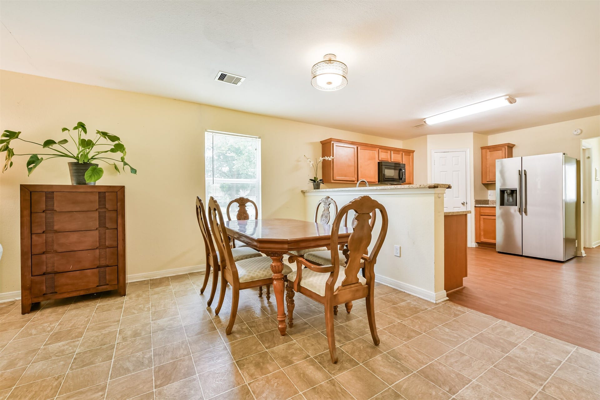 207 Oakridge Drive, Hitchcock, TX 77563 207 Oakridge Drive, Hitchcock, TX 77563
