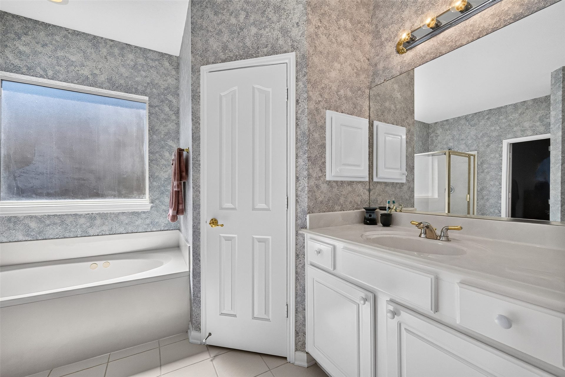 410 Seaborough Lane, League City, TX 77573
