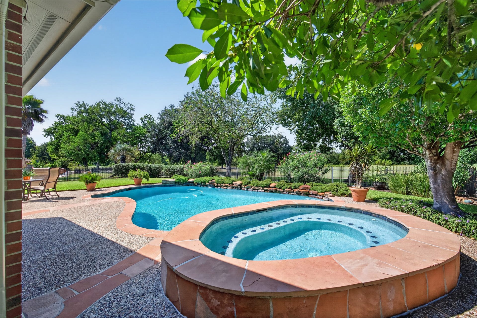 410 Seaborough Lane, League City, TX 77573