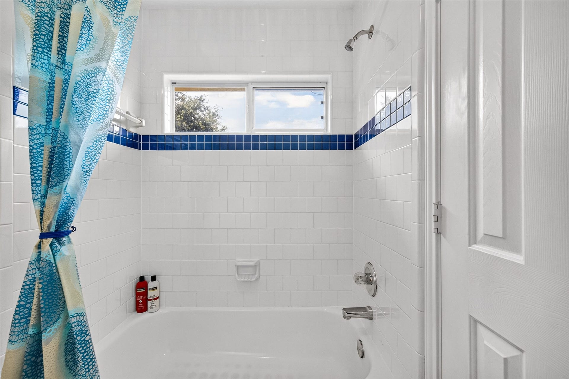 410 Seaborough Lane, League City, TX 77573