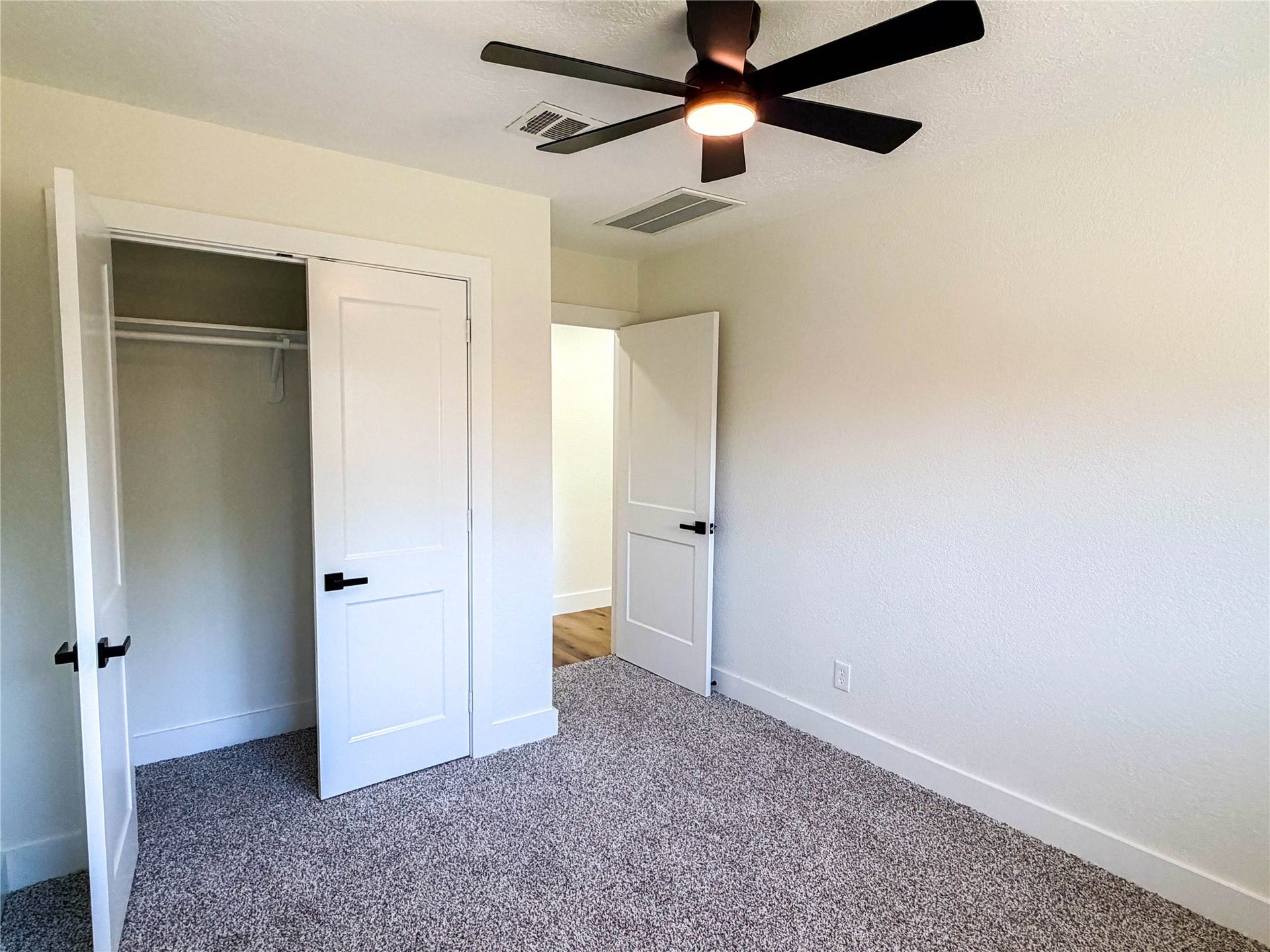 5434 Botany Lane, Houston, TX 77048 5434 Botany Lane, Houston, TX 77048