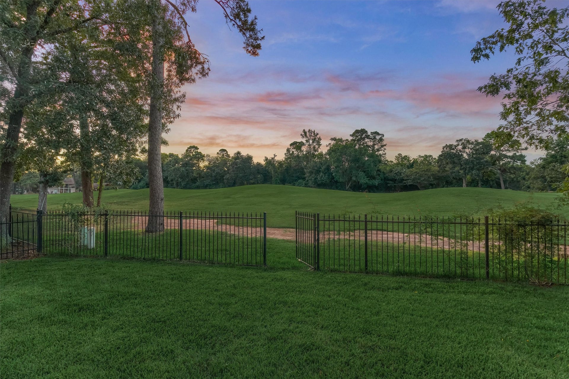 45 Doe Run Drive, The Woodlands, TX 77380 45 Doe Run Drive, The Woodlands, TX 77380