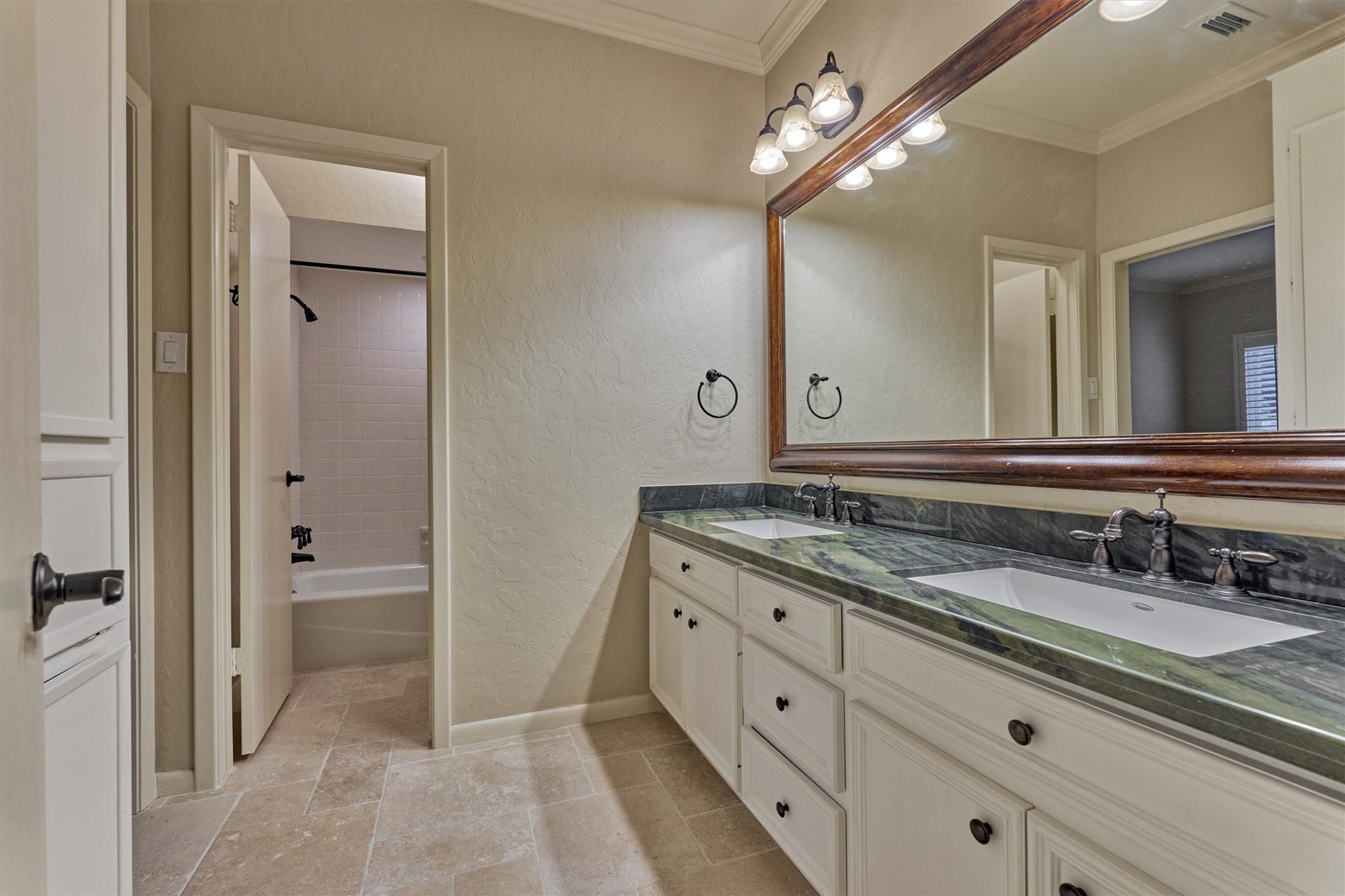 45 Doe Run Drive, The Woodlands, TX 77380 45 Doe Run Drive, The Woodlands, TX 77380