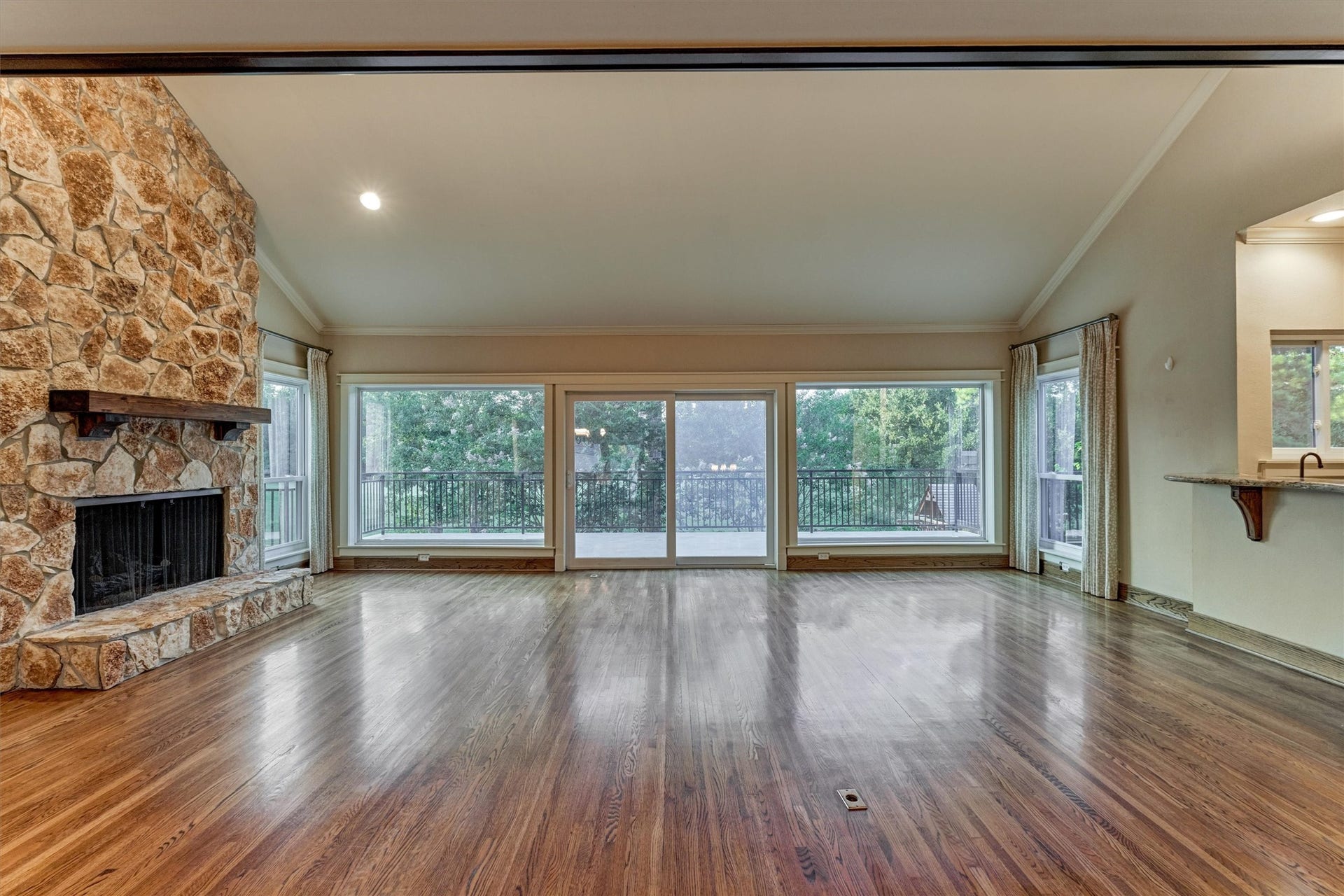 45 Doe Run Drive, The Woodlands, TX 77380 45 Doe Run Drive, The Woodlands, TX 77380
