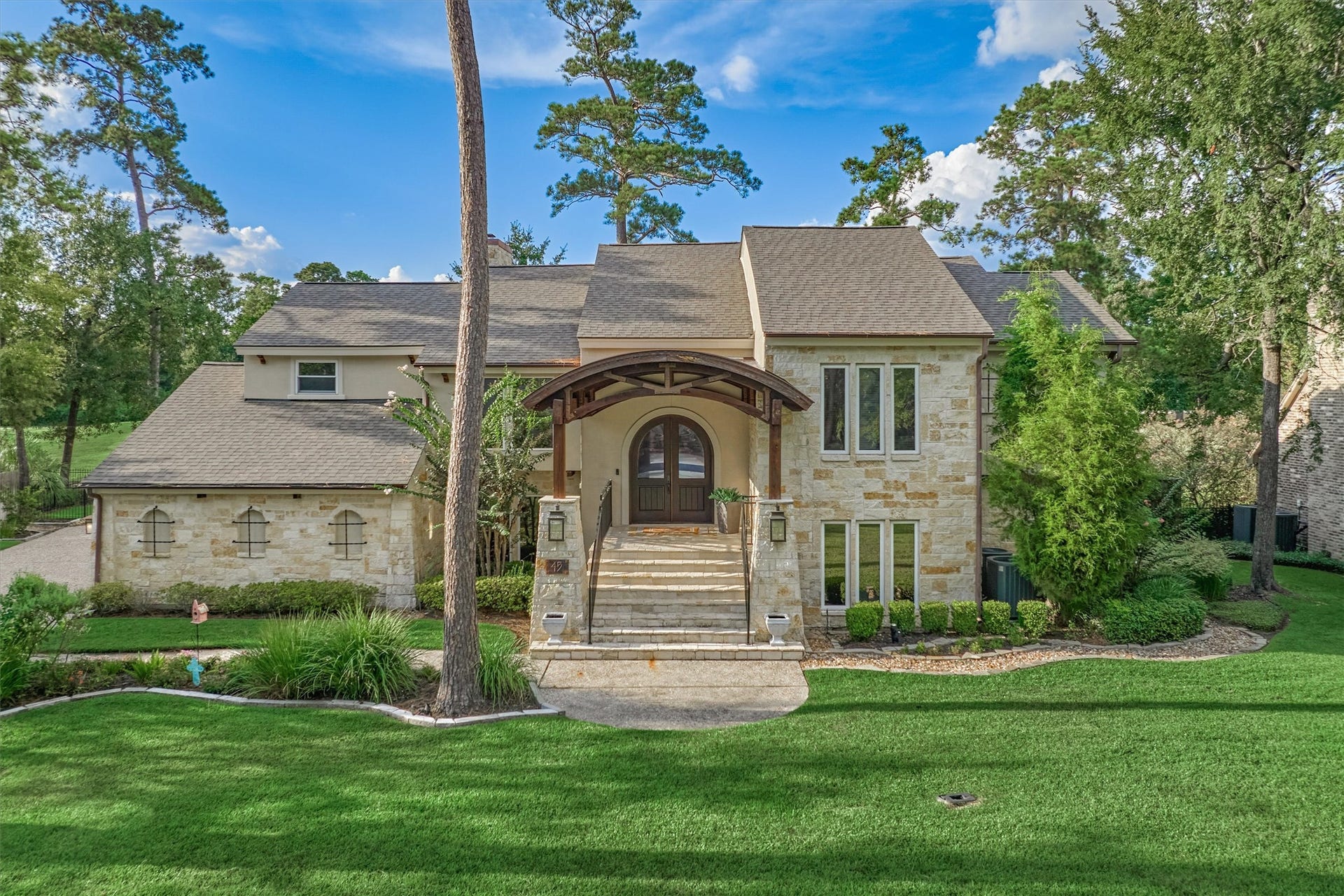 45 Doe Run Drive, The Woodlands, TX 77380 45 Doe Run Drive, The Woodlands, TX 77380