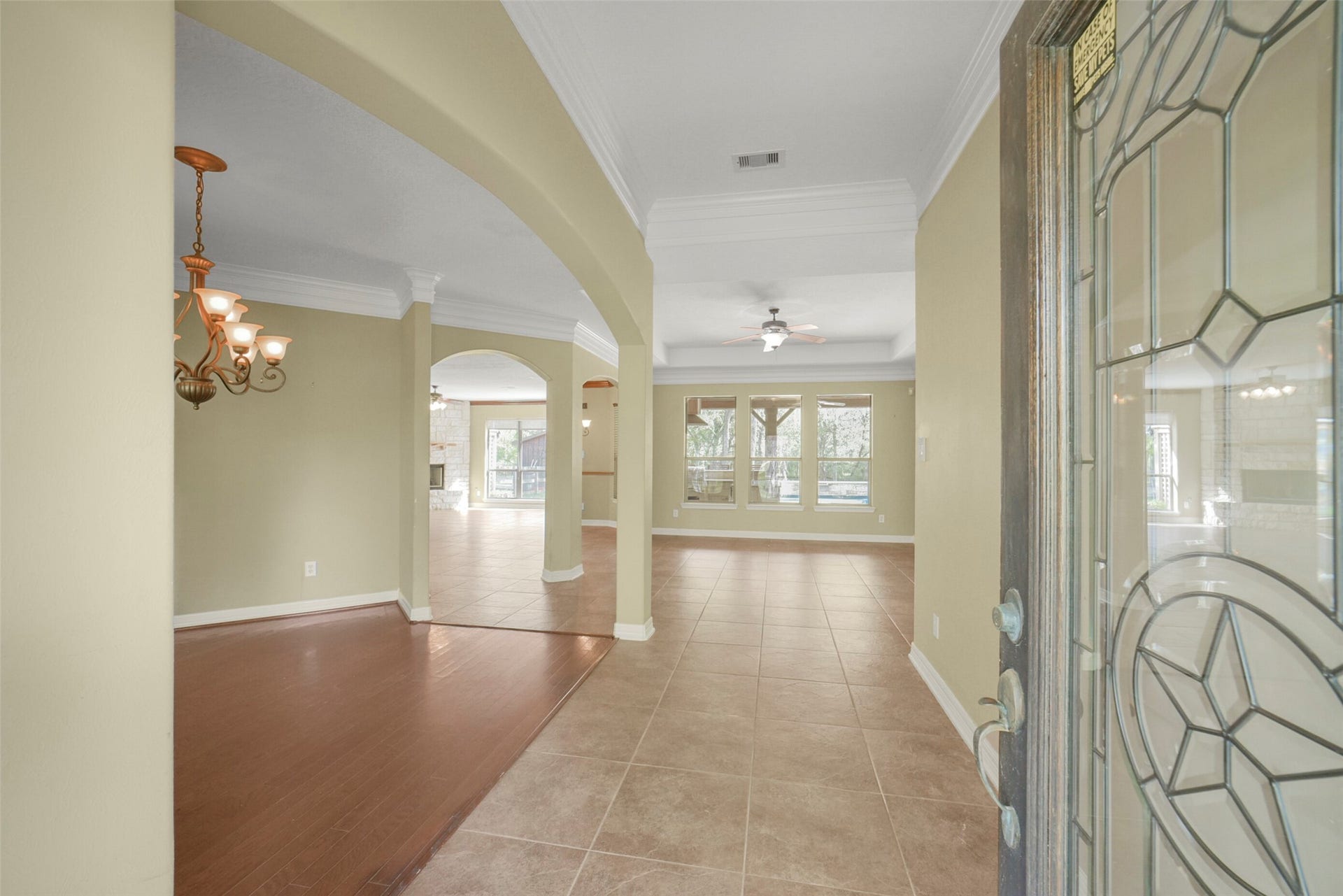3522 Wellspring Lake Drive, Fulshear, TX 77441 Come on in!
