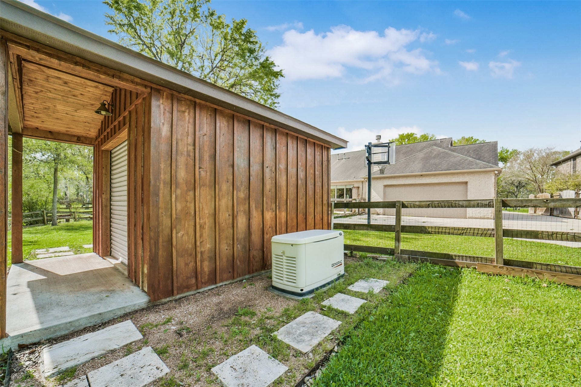 3522 Wellspring Lake Drive, Fulshear, TX 77441 WHOLE HOME GENERATOR!!!