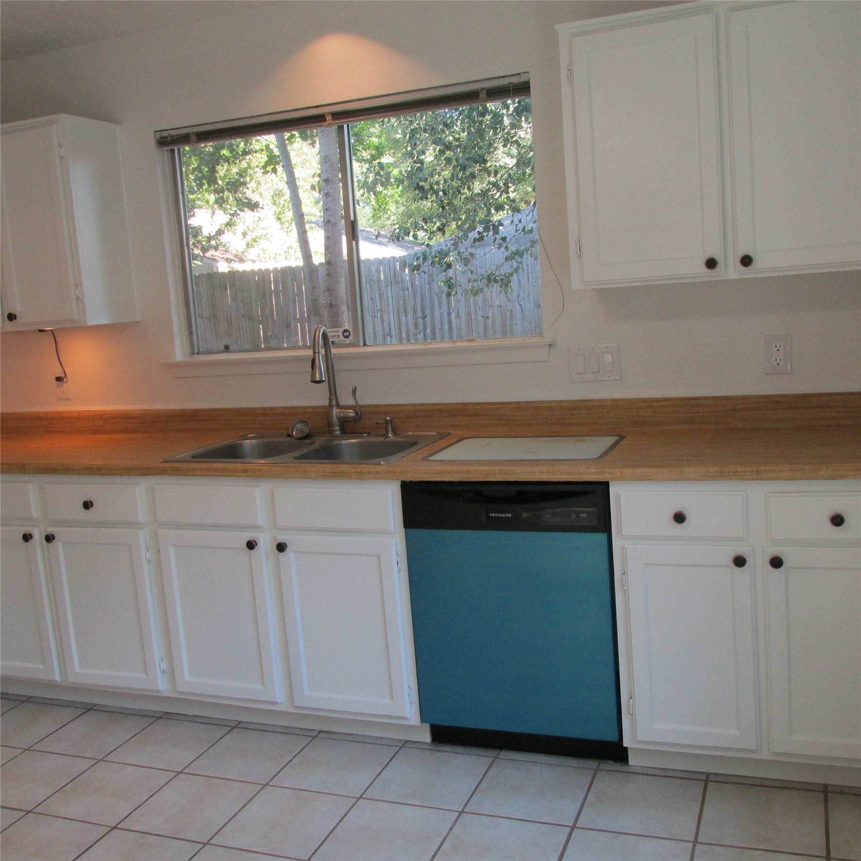 24042 Spring Gum Drive, Spring, TX 77373 Kitchen-Dishwasher