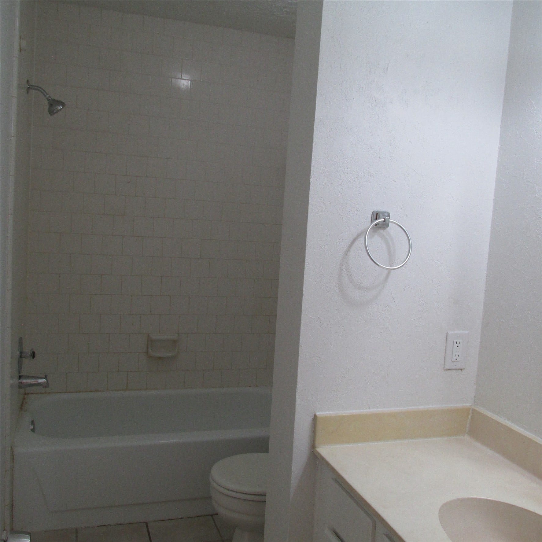 24042 Spring Gum Drive, Spring, TX 77373 Common Bath