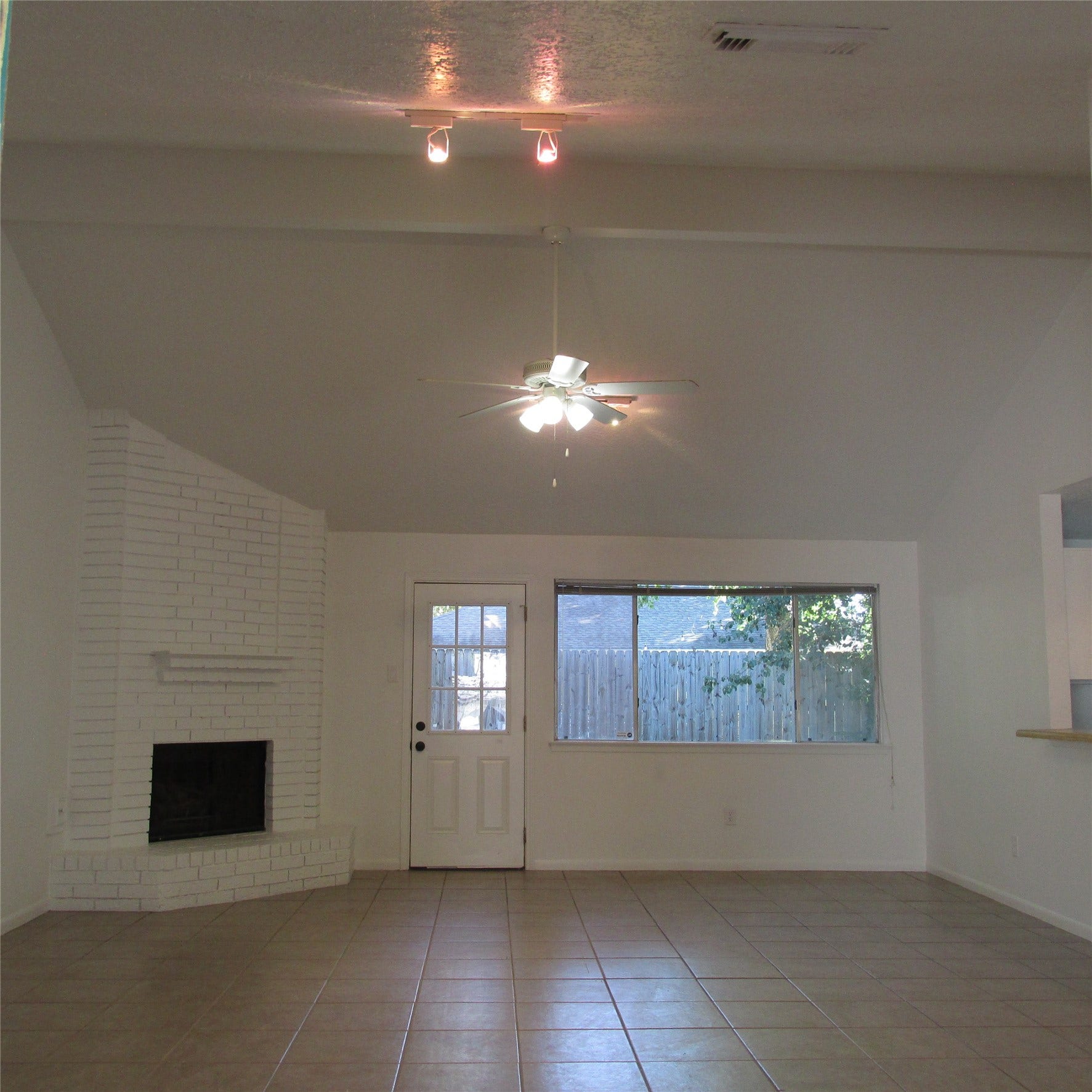 24042 Spring Gum Drive, Spring, TX 77373 Living Room