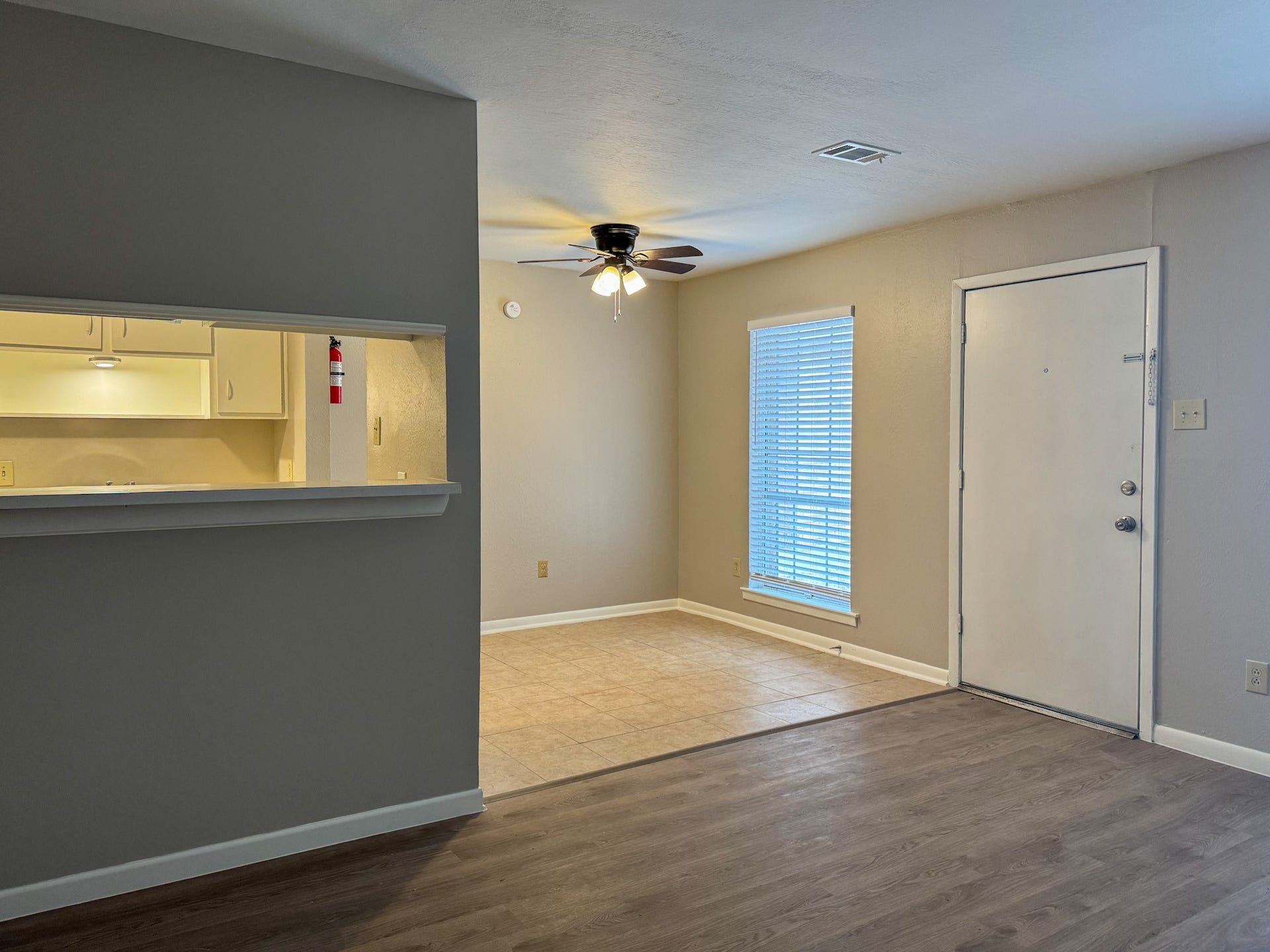 2101 6th Avenue N, #7, Texas City, TX 77590 Beautiful LVP flooring