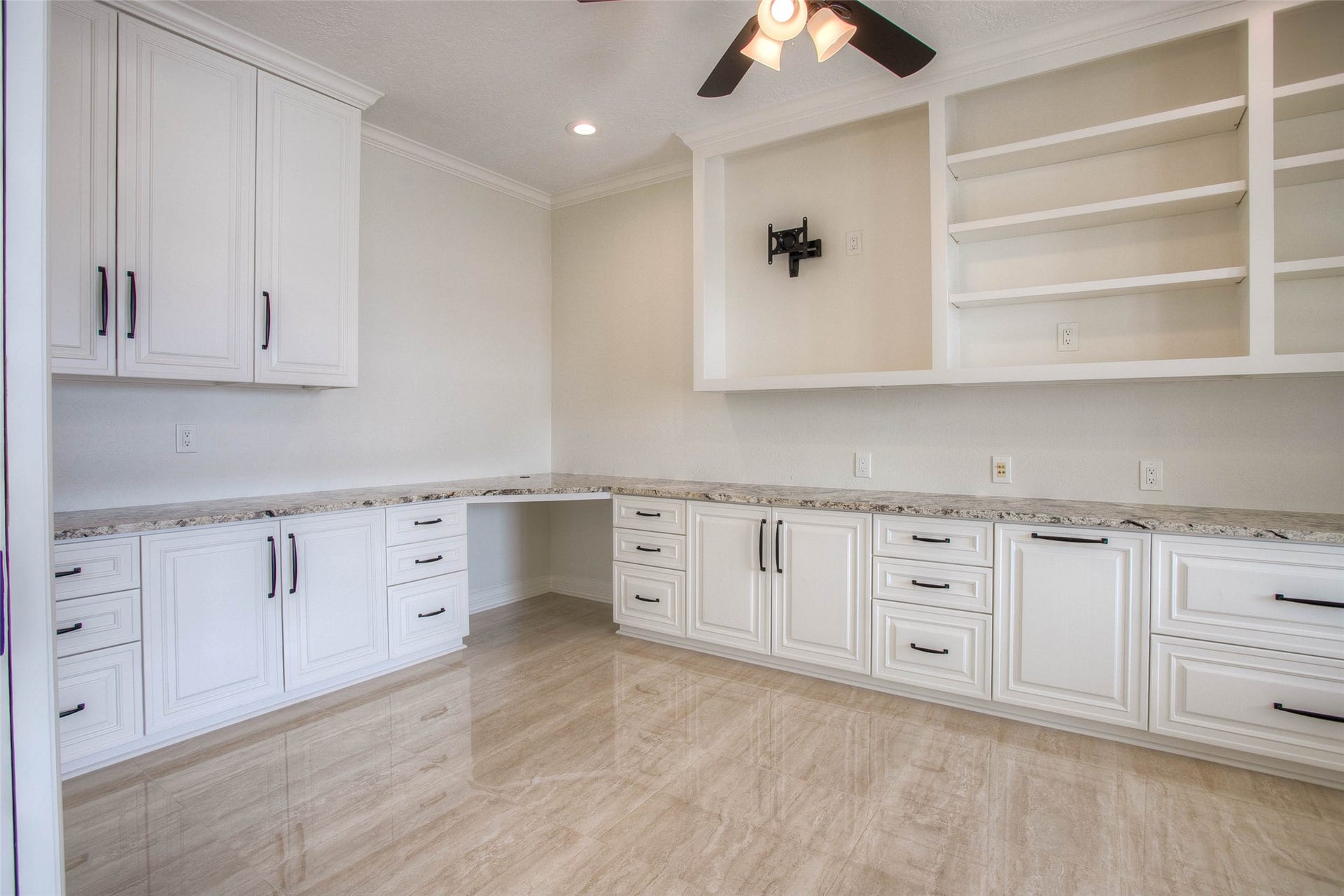 12092 Sagittarius Drive E, Willis, TX 77318 Private office off of Primary bedroom overlooking pool and lake.