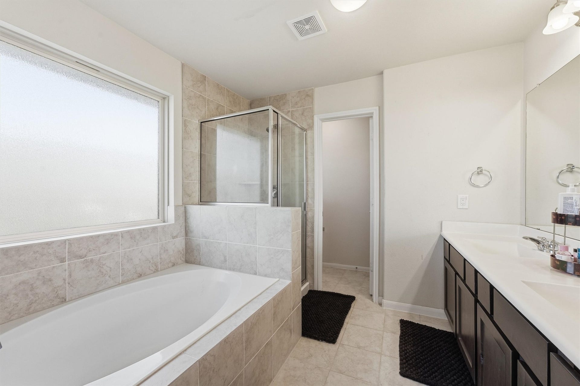 11023 Sun River Falls Drive, Atascocita, TX 77396 Primary Bathroom Ensuite (2nd Floor)