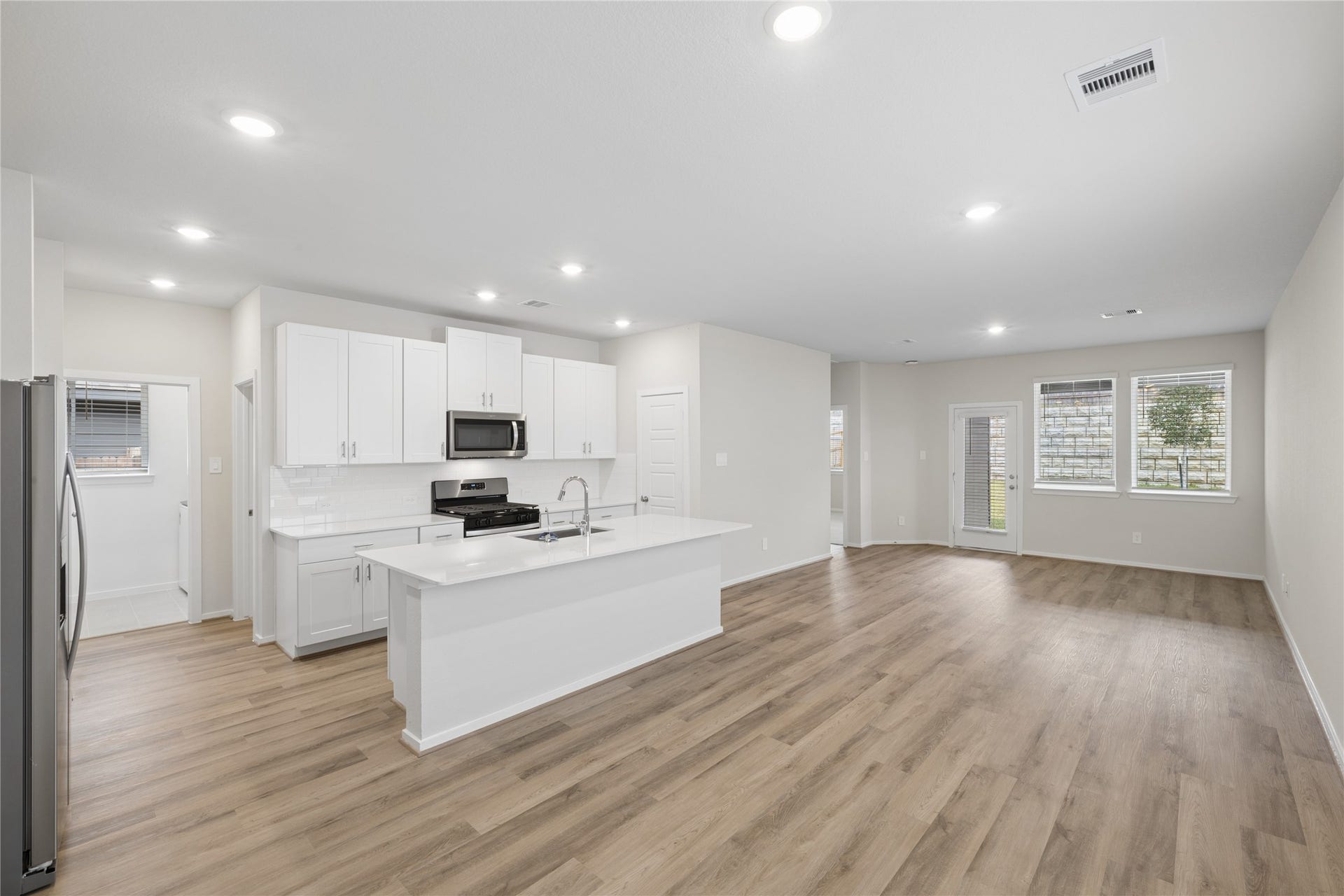 384 Sunrise Ranch Dr, Montgomery, TX 77316 384 Sunrise Ranch Dr, Montgomery, TX 77316
