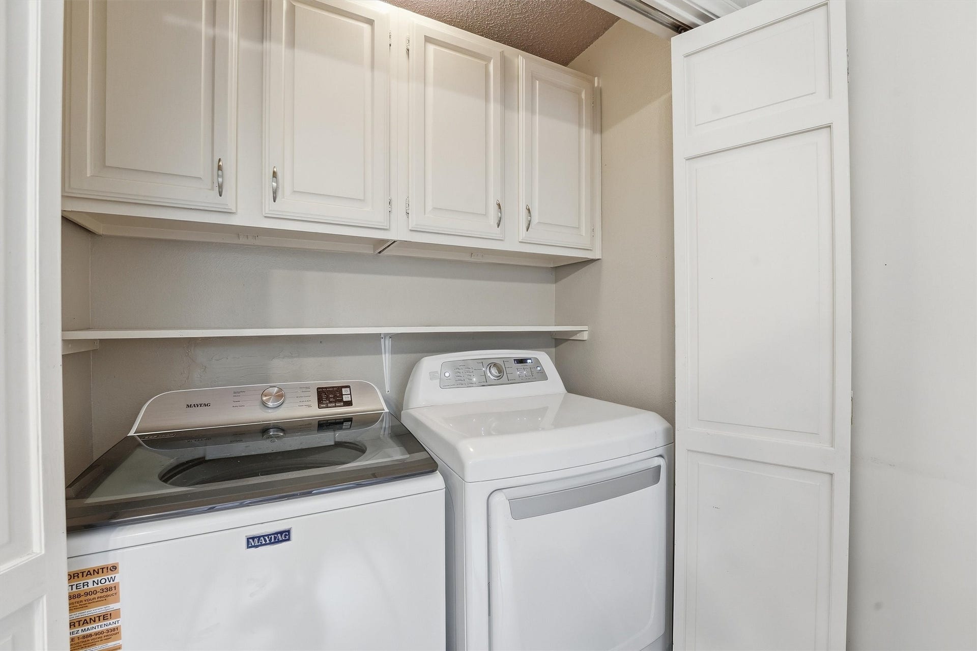 3206 N Peach Hollow Circle, Pearland, TX 77584 Laundry